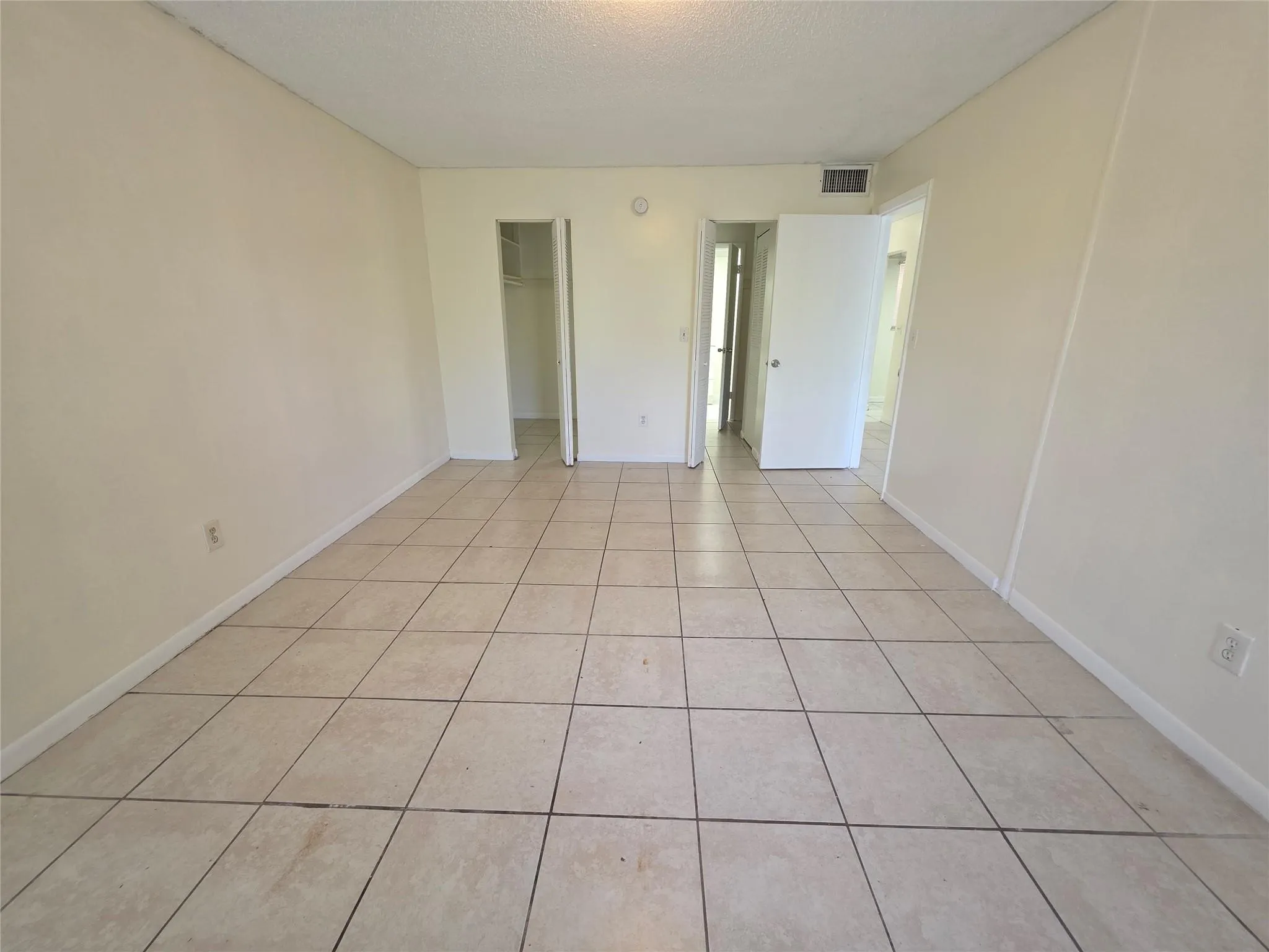 2800 NW 56th Ave, #E302