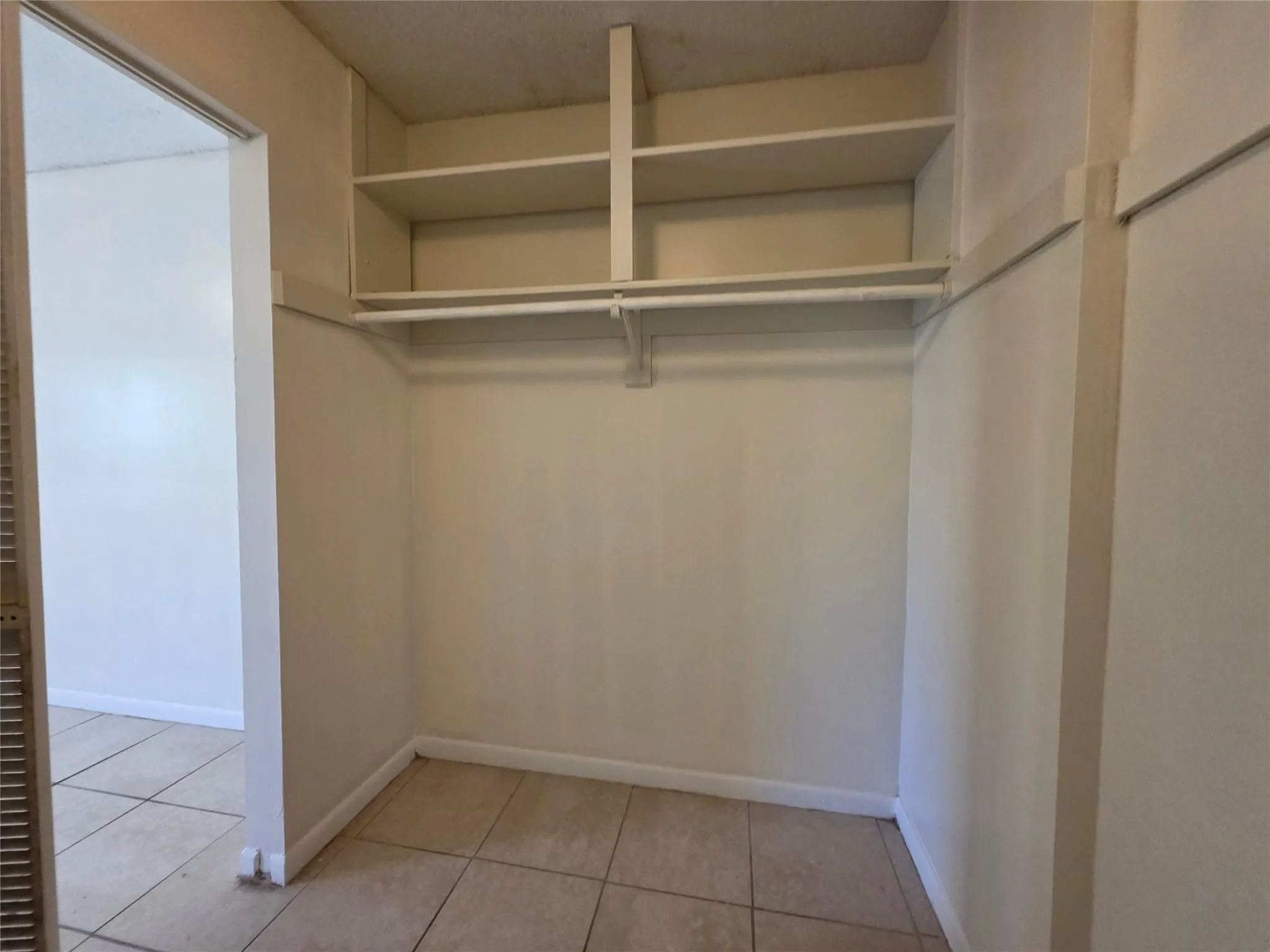 2800 NW 56th Ave, #E302