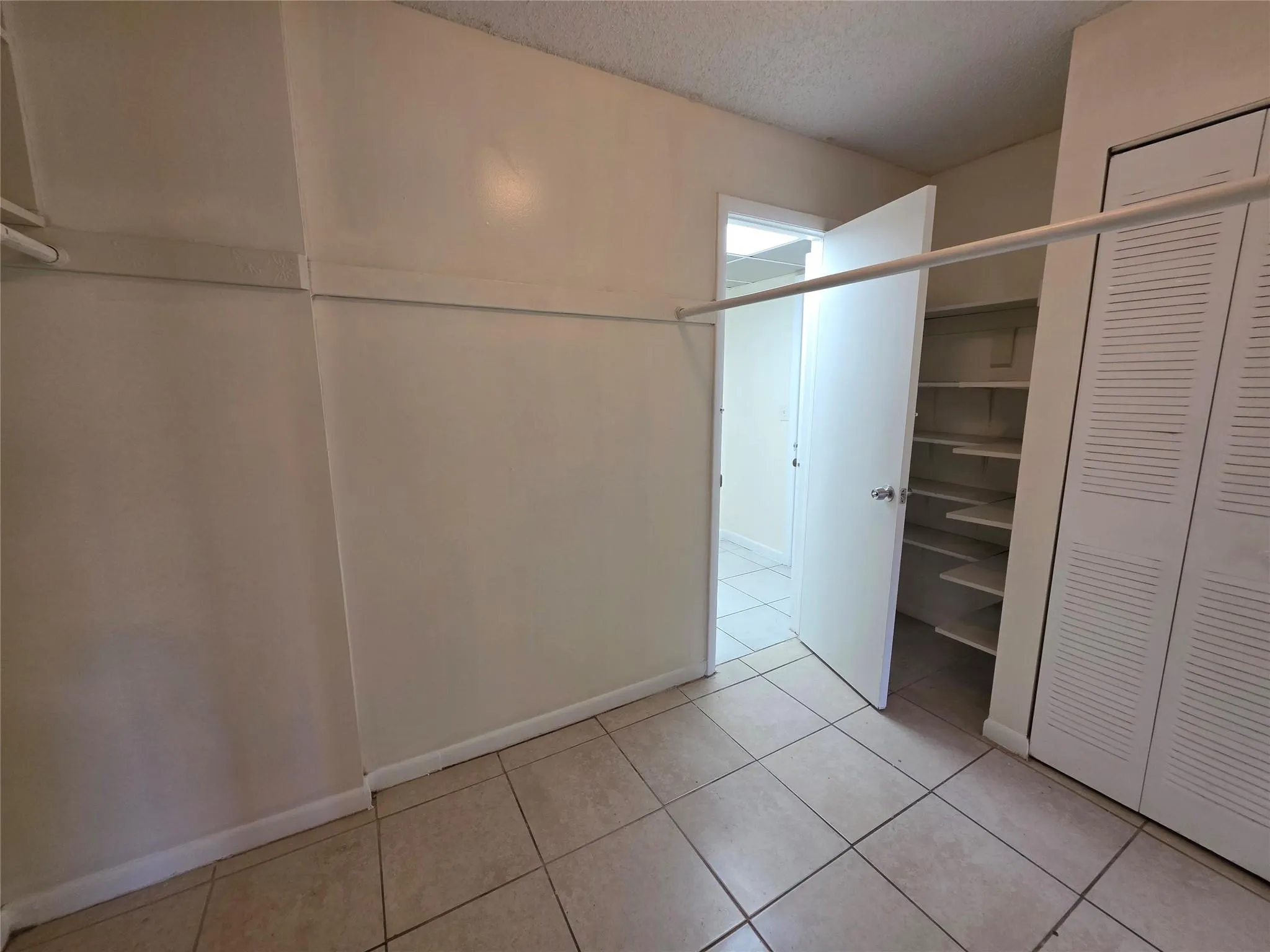 2800 NW 56th Ave, #E302