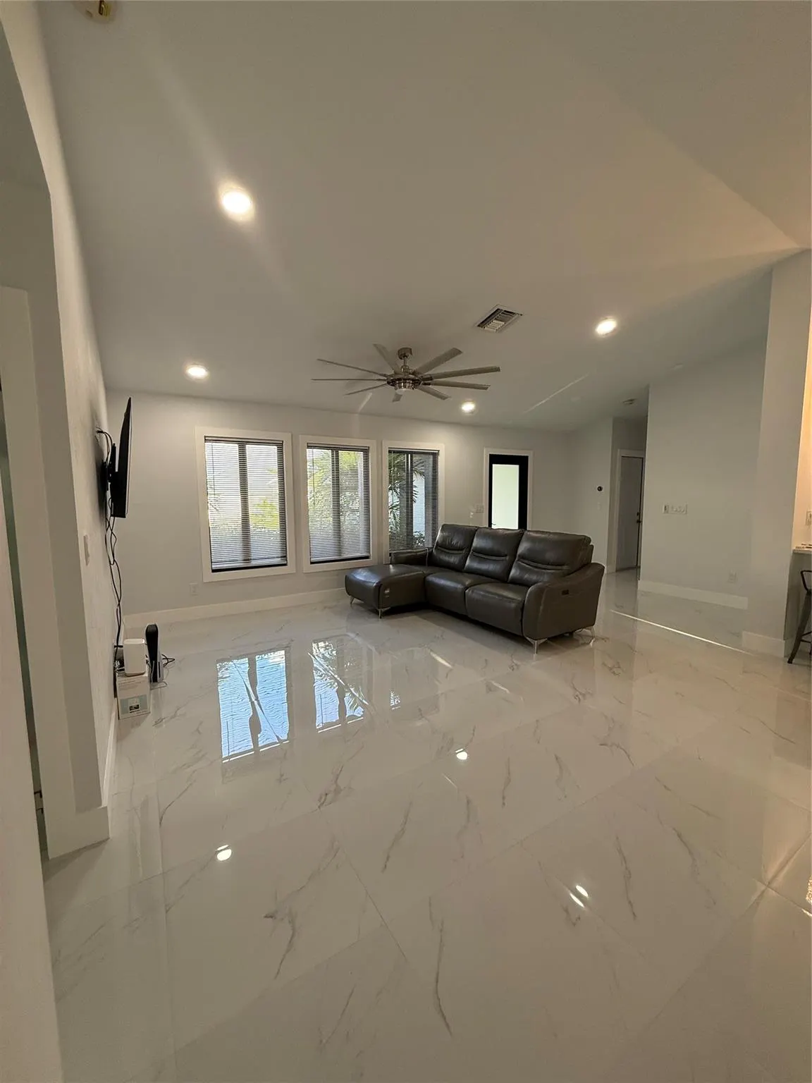 1020 SW 11th Ct