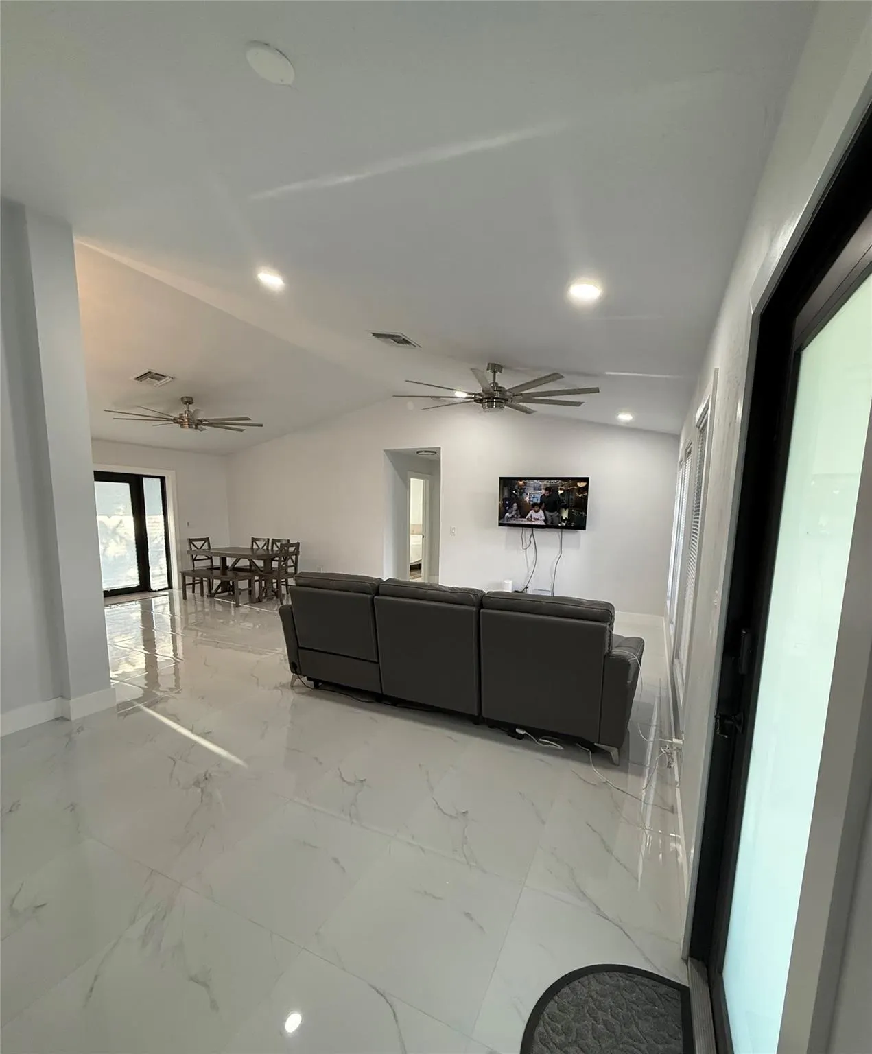 1020 SW 11th Ct