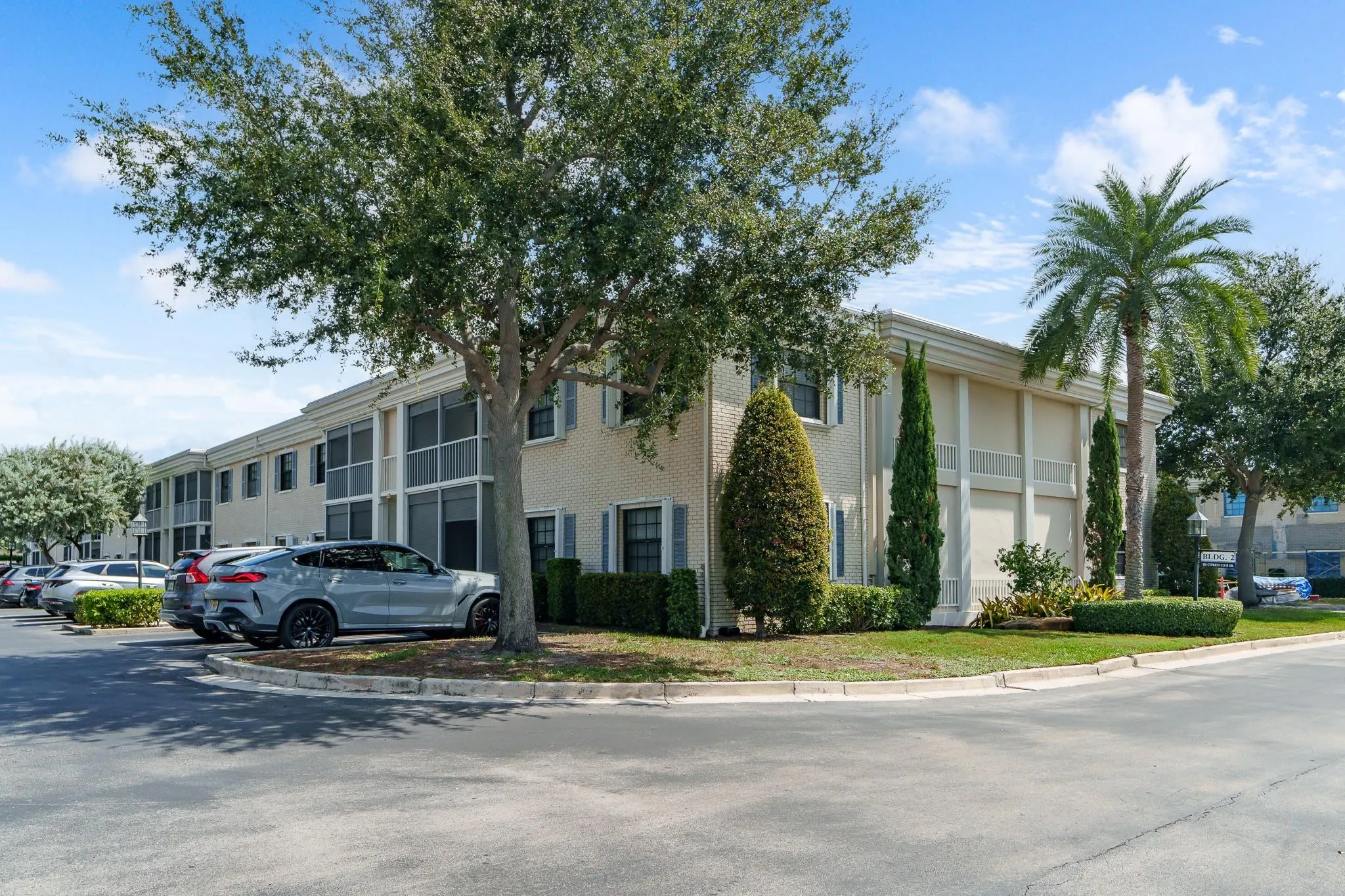 120 Cypress Club Dr, #203