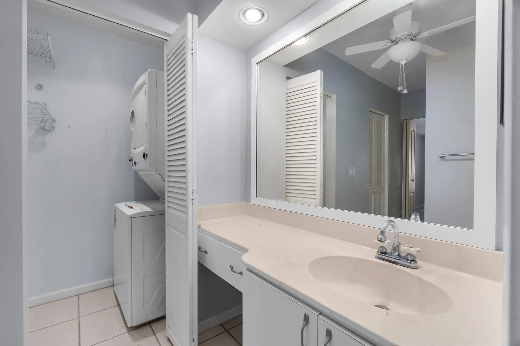 120 Cypress Club Dr, #203