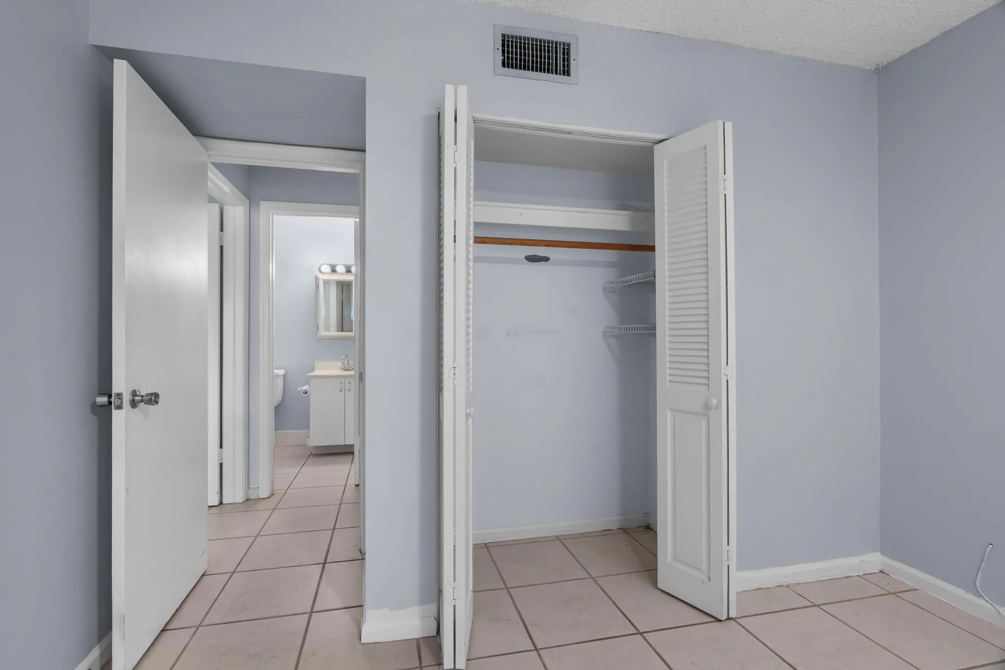 120 Cypress Club Dr, #203