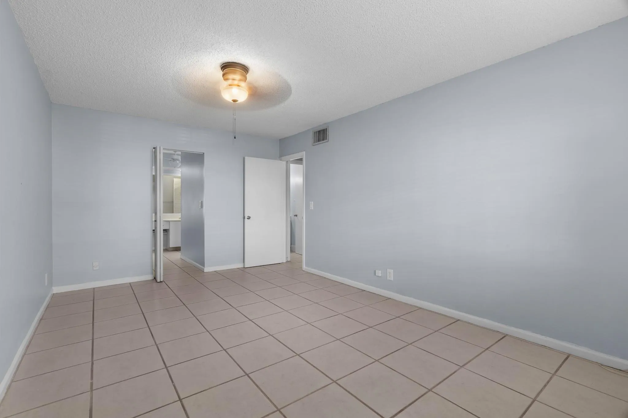 120 Cypress Club Dr, #203