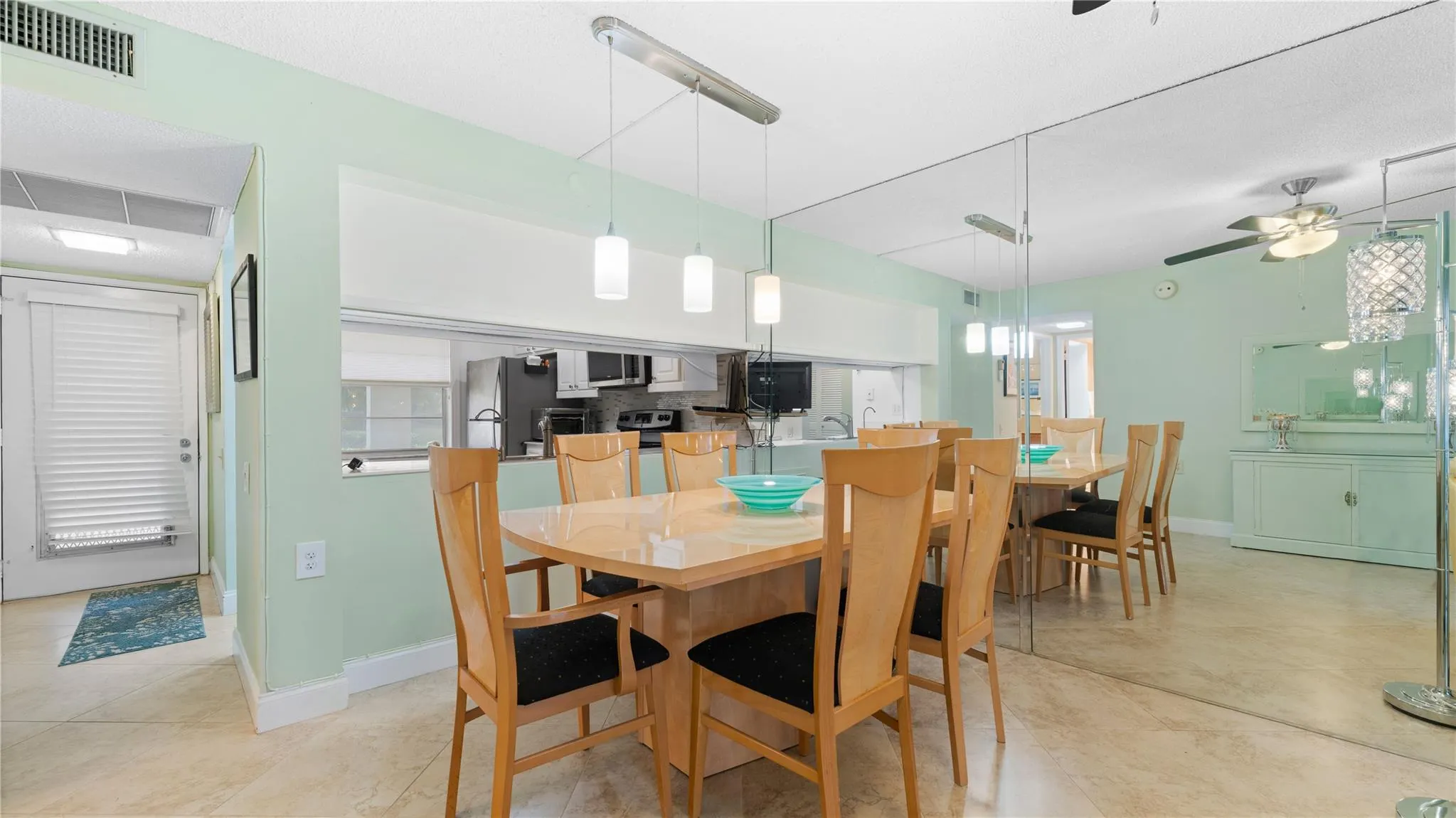 2710 Nassau Bnd, #B1