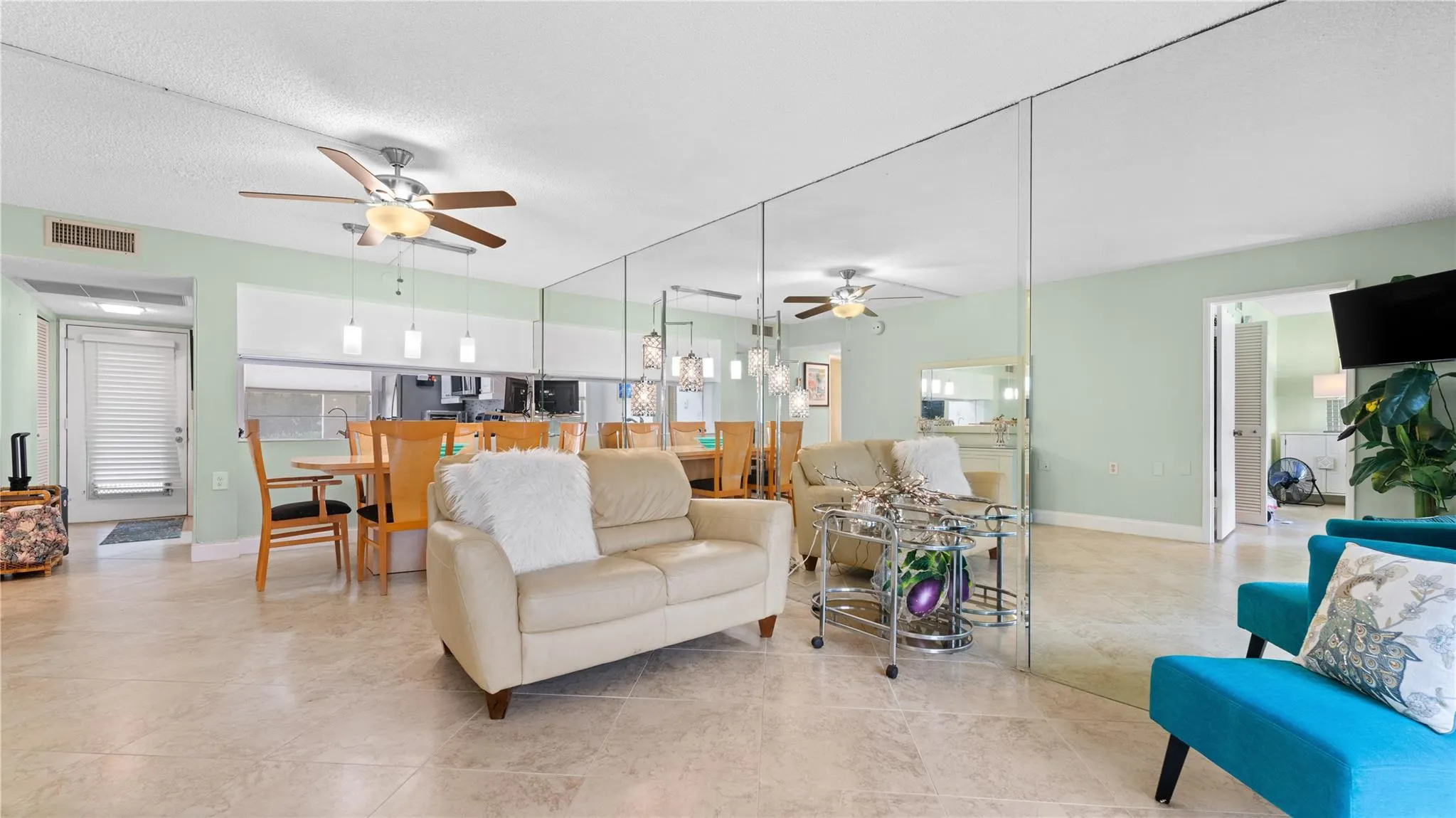 2710 Nassau Bnd, #B1