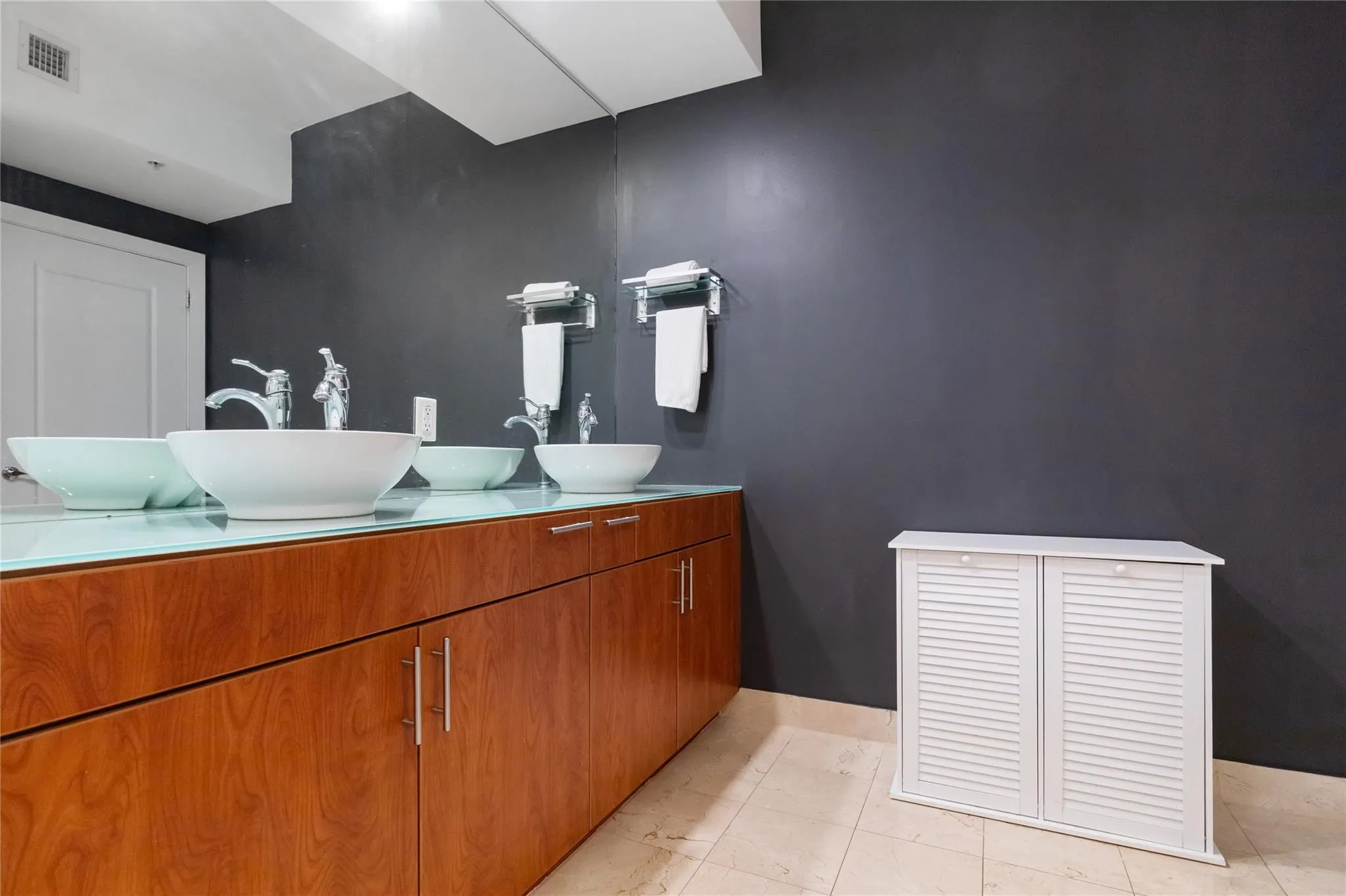 315 NE 3rd Ave, #1808