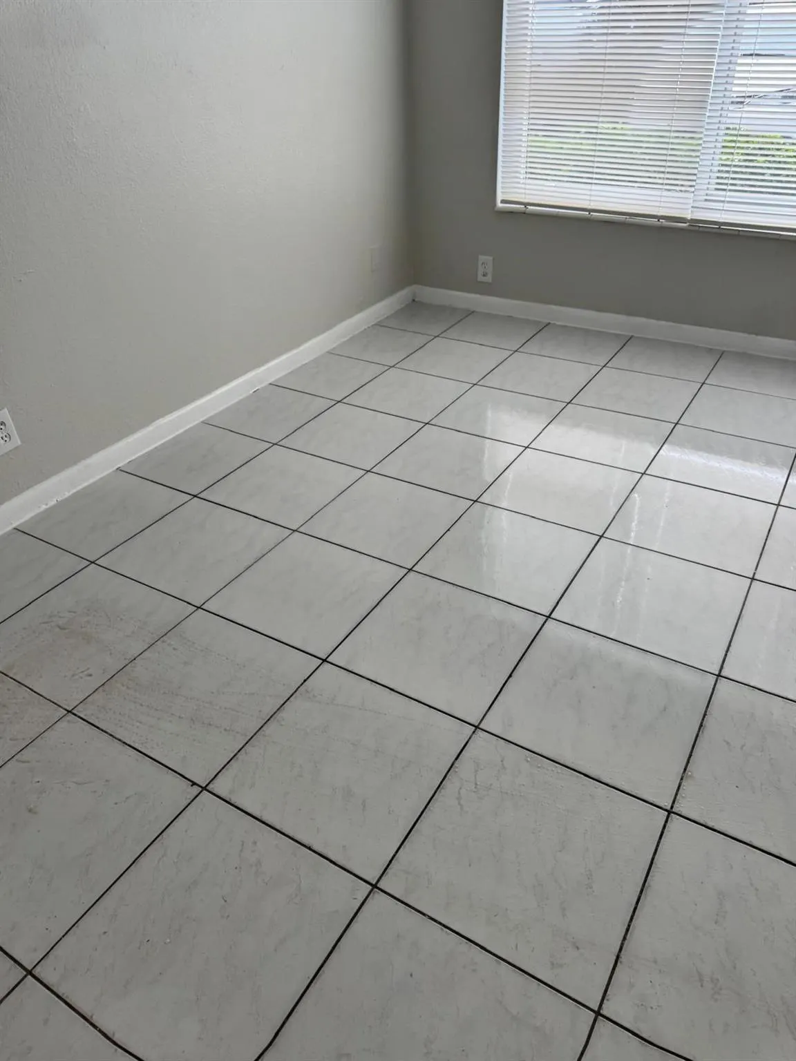 2404 NW 39th Way