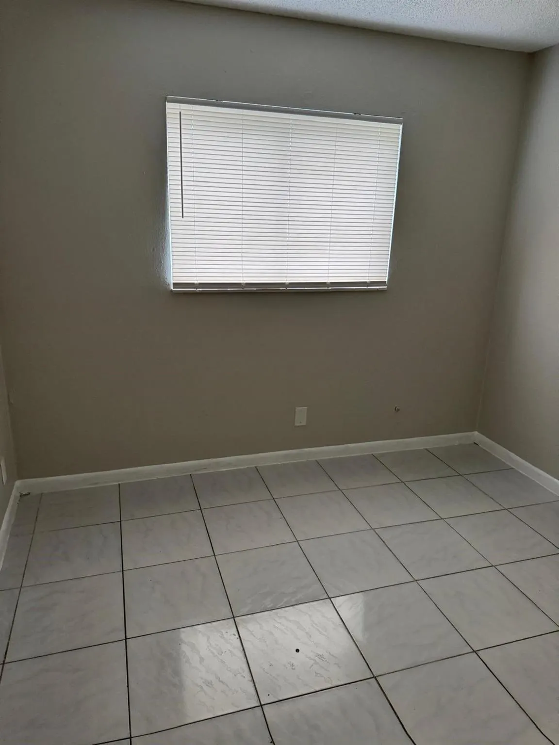 2404 NW 39th Way