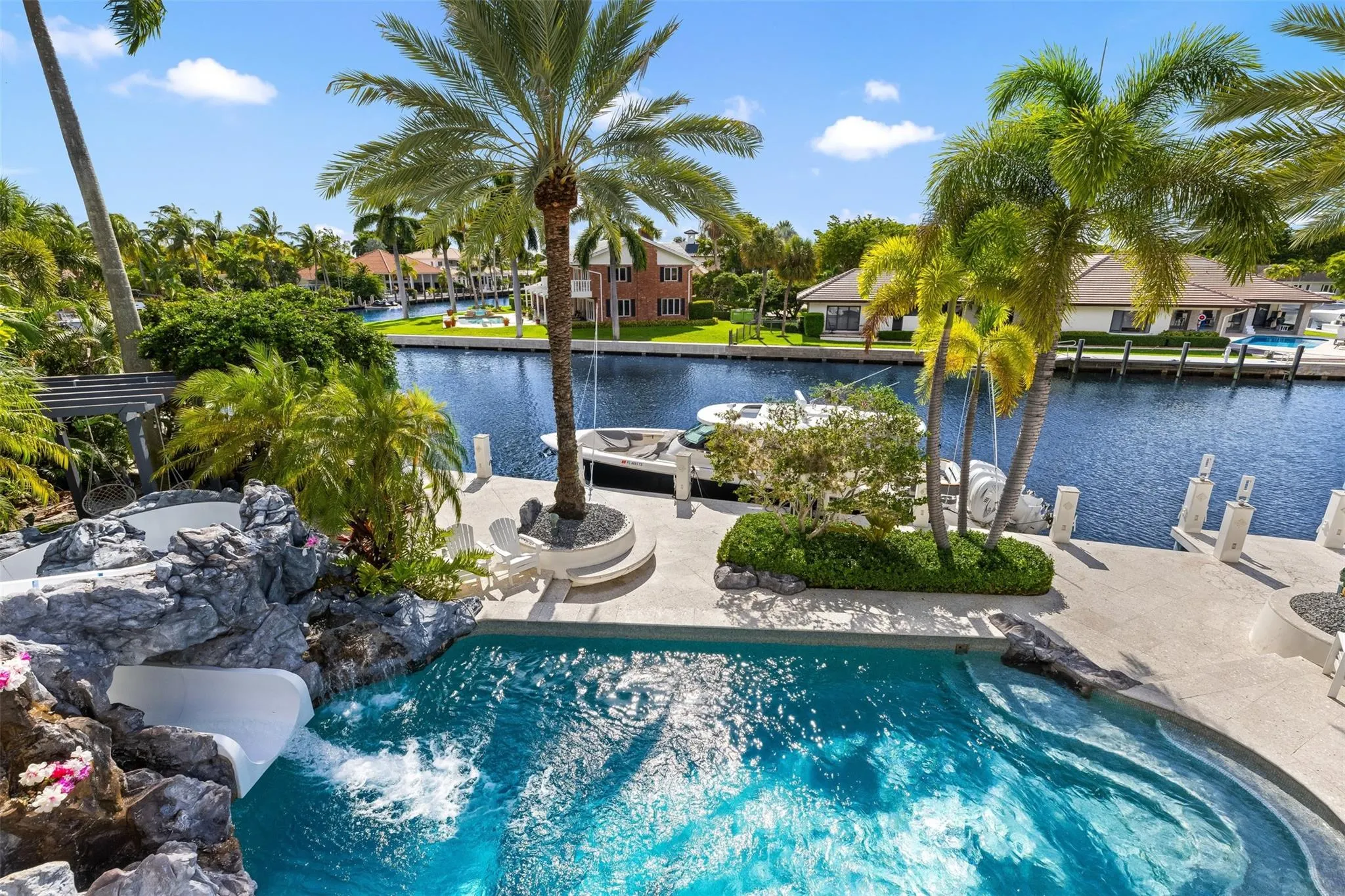 11 Bay Colony Lane