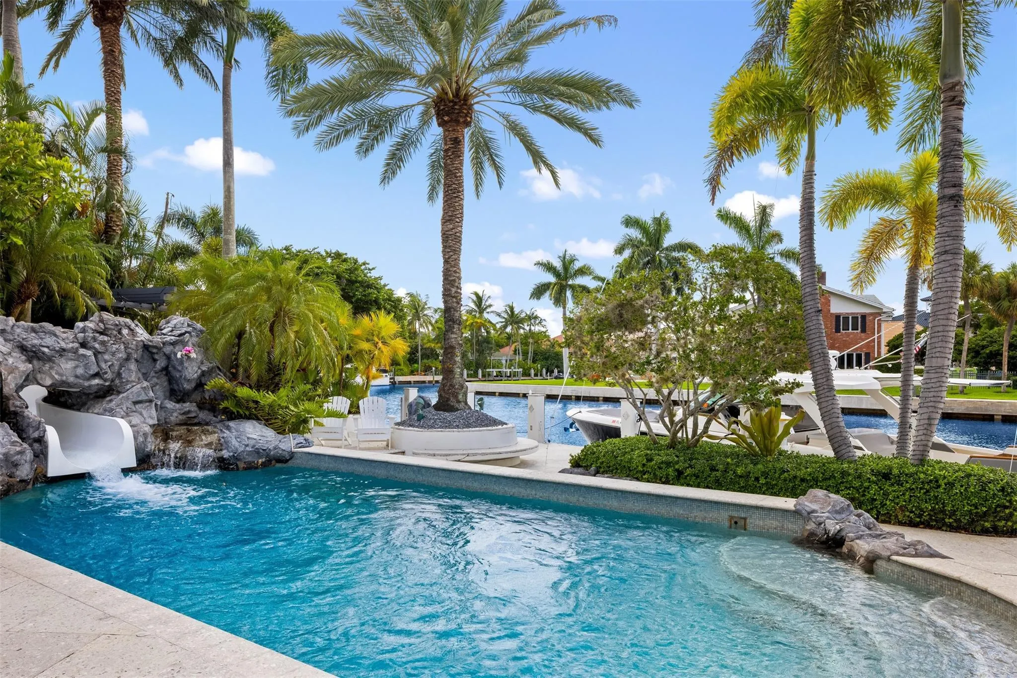 11 Bay Colony Lane