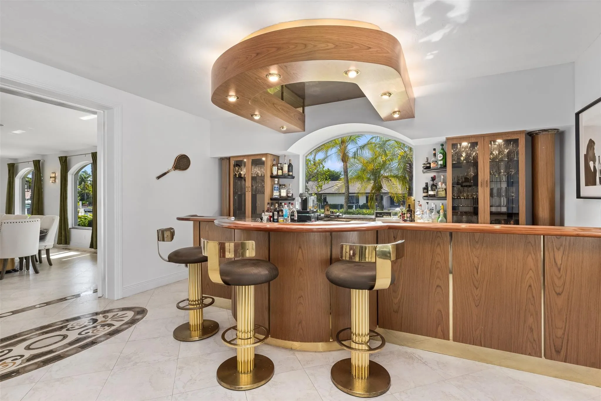 11 Bay Colony Lane