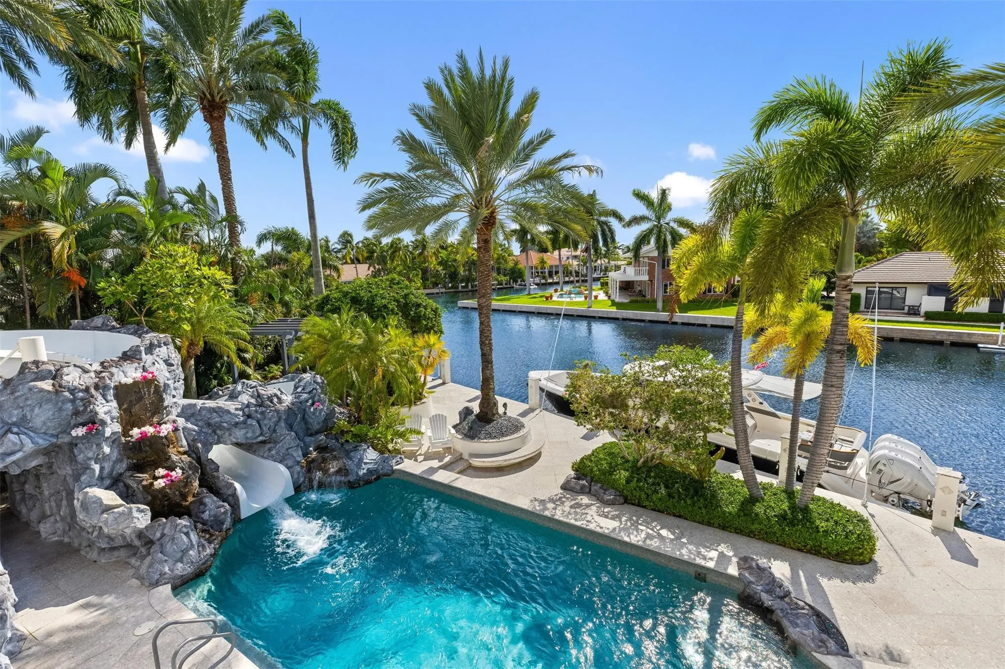 11 Bay Colony Lane