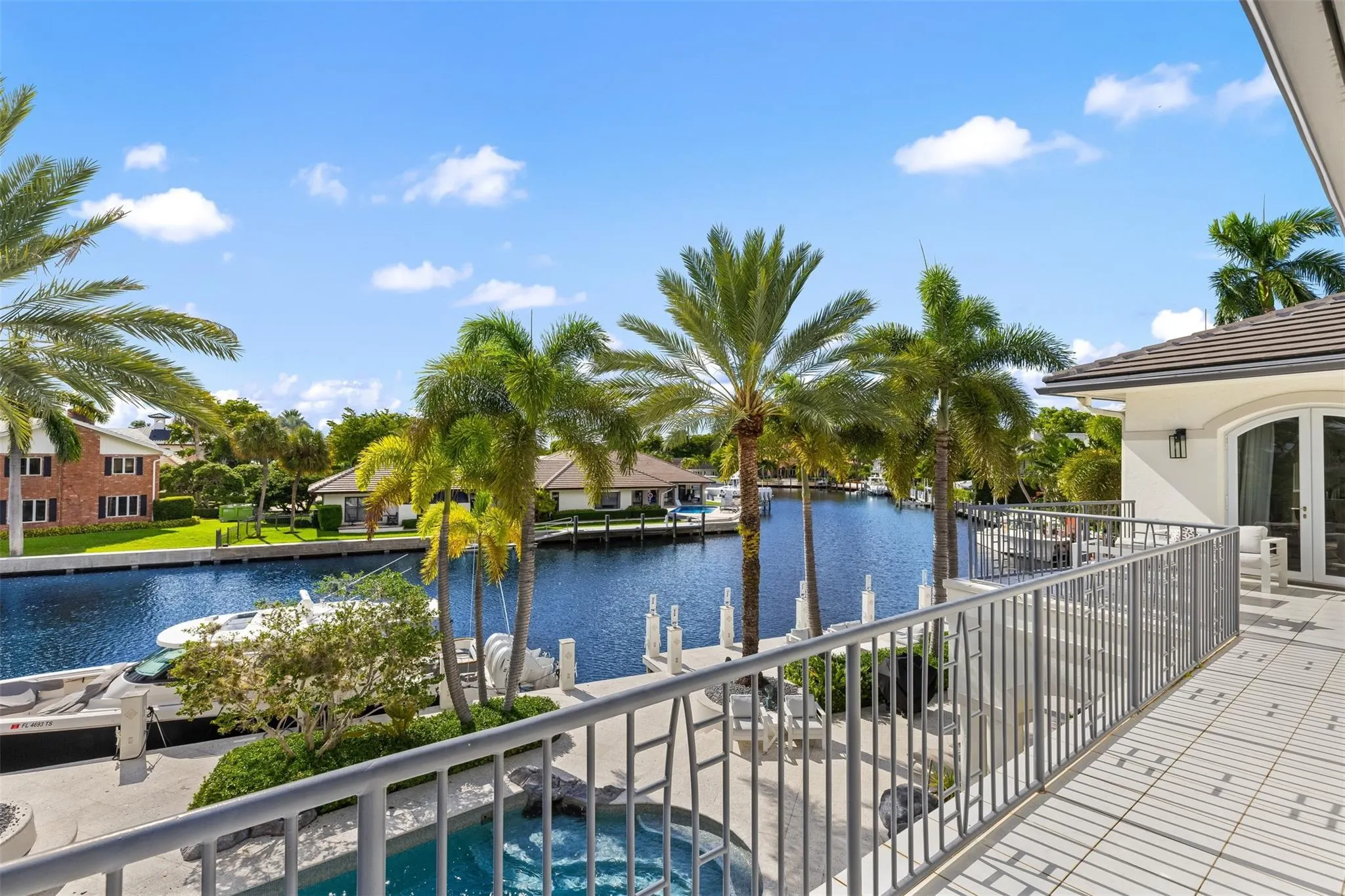 11 Bay Colony Lane