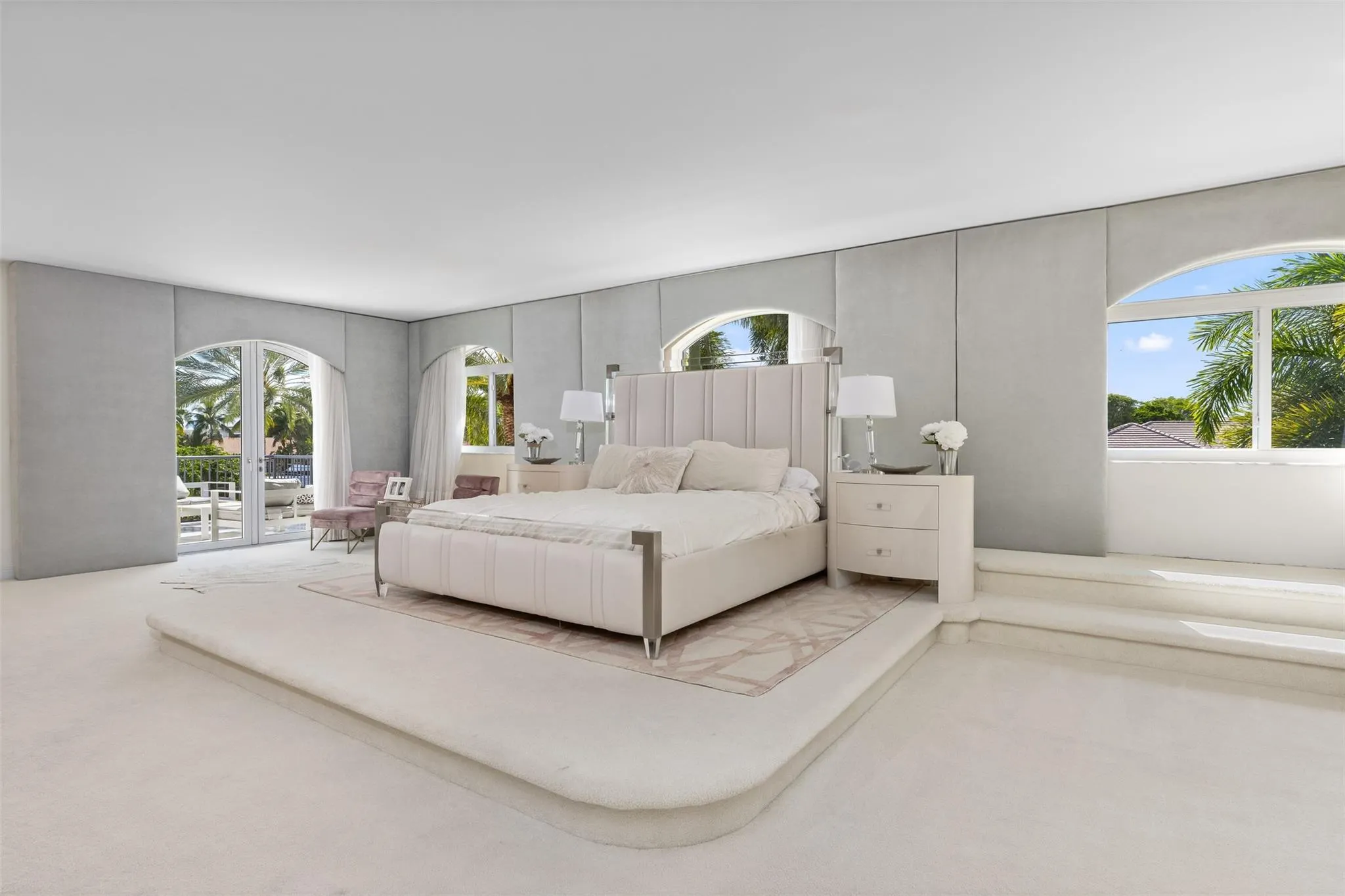 11 Bay Colony Lane