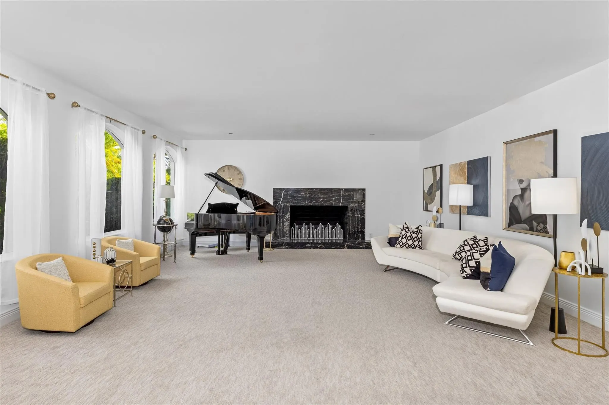 11 Bay Colony Lane