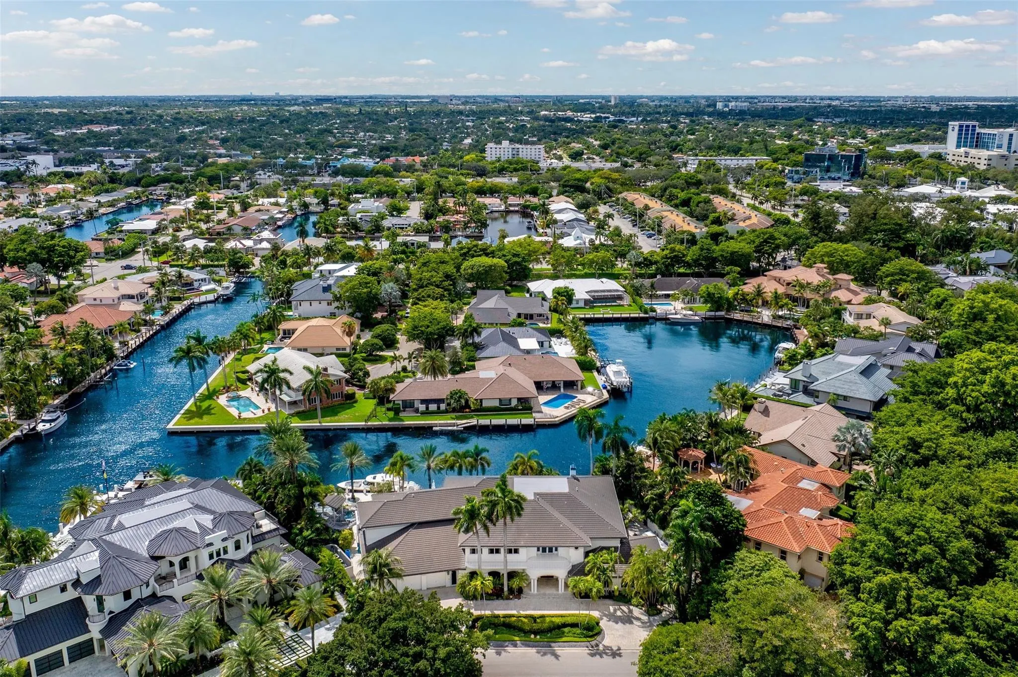 11 Bay Colony Lane