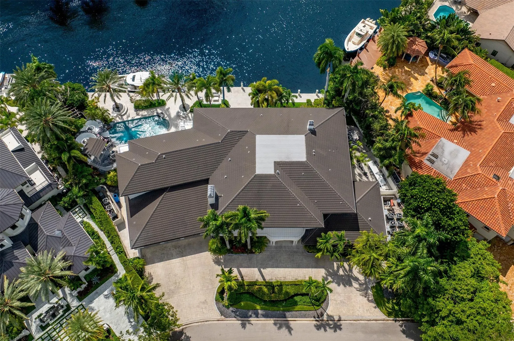 11 Bay Colony Lane