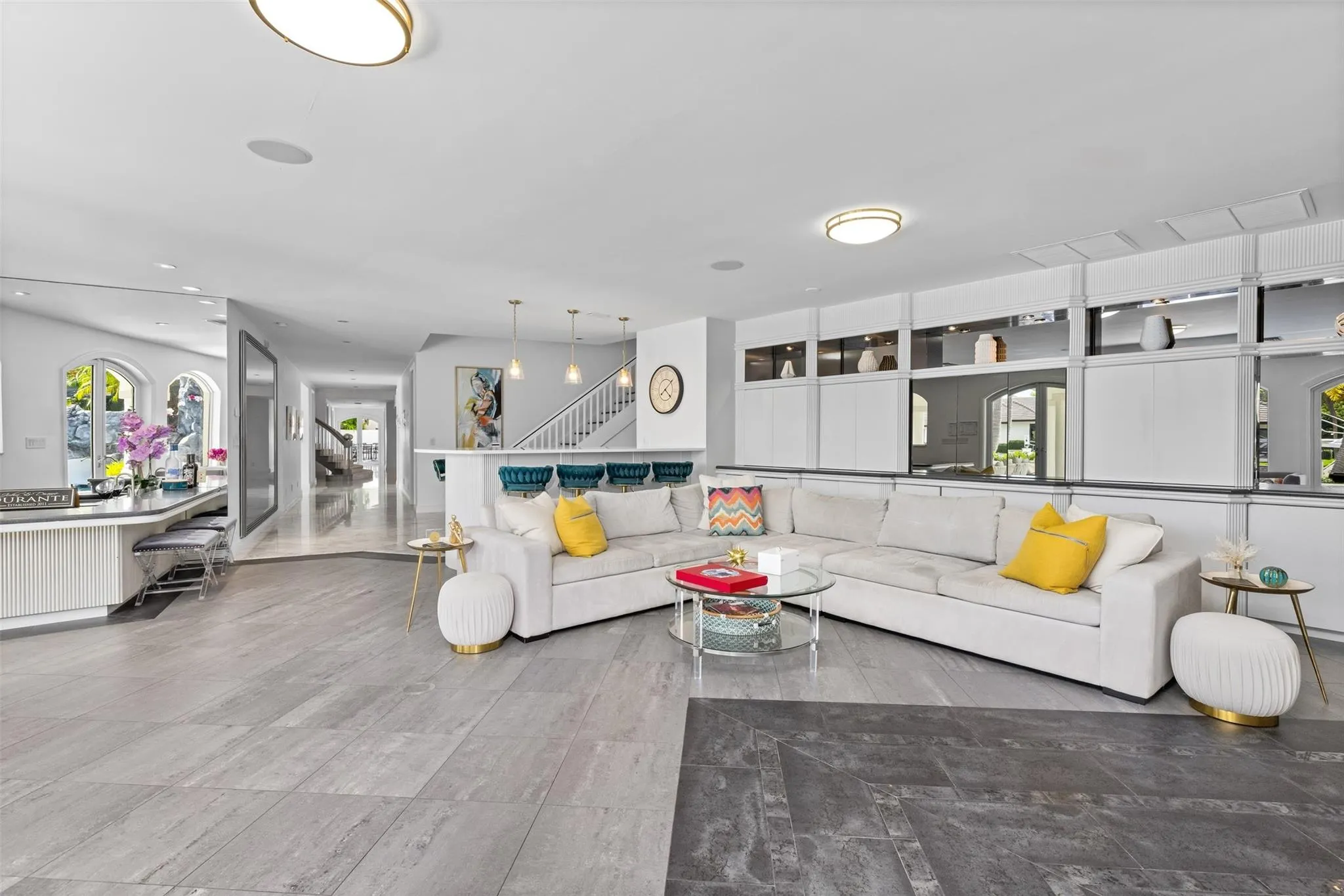 11 Bay Colony Lane