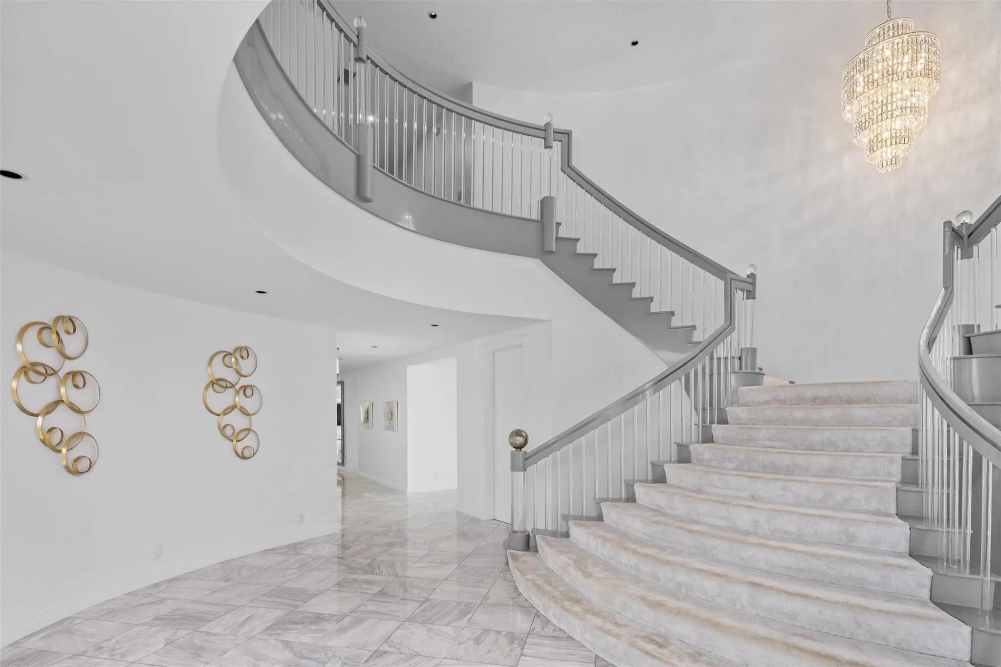 11 Bay Colony Lane