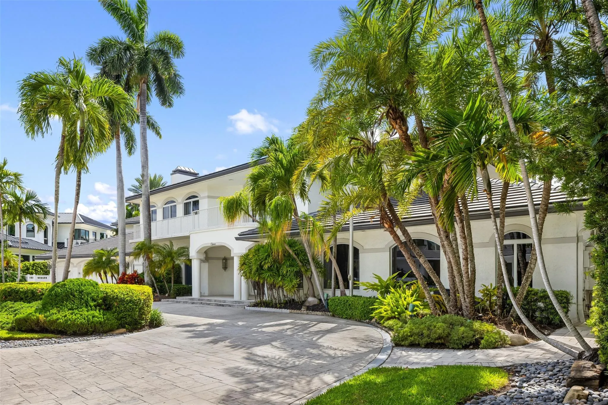 11 Bay Colony Lane
