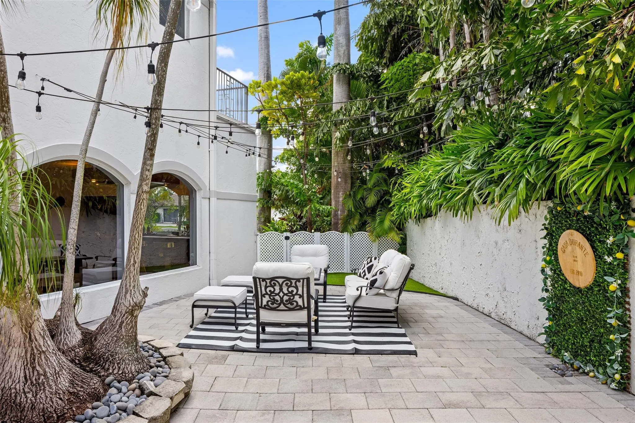 11 Bay Colony Lane