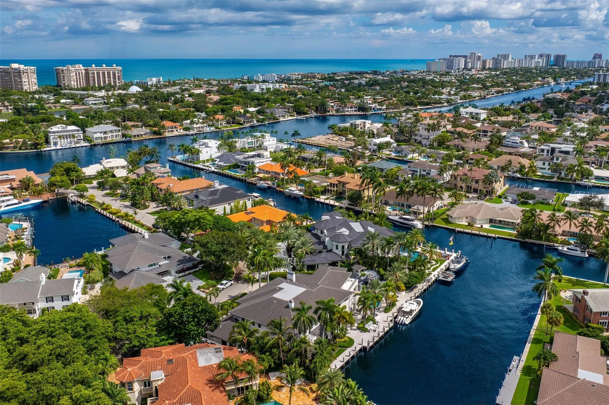 11 Bay Colony Lane