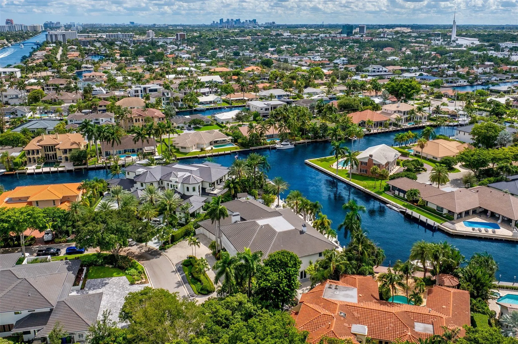 11 Bay Colony Lane