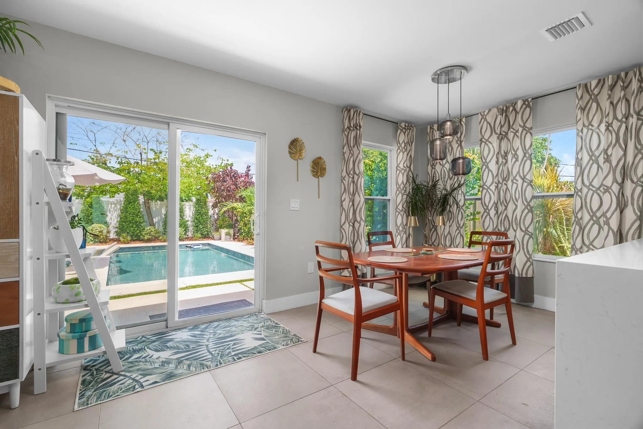121 NW 45th St