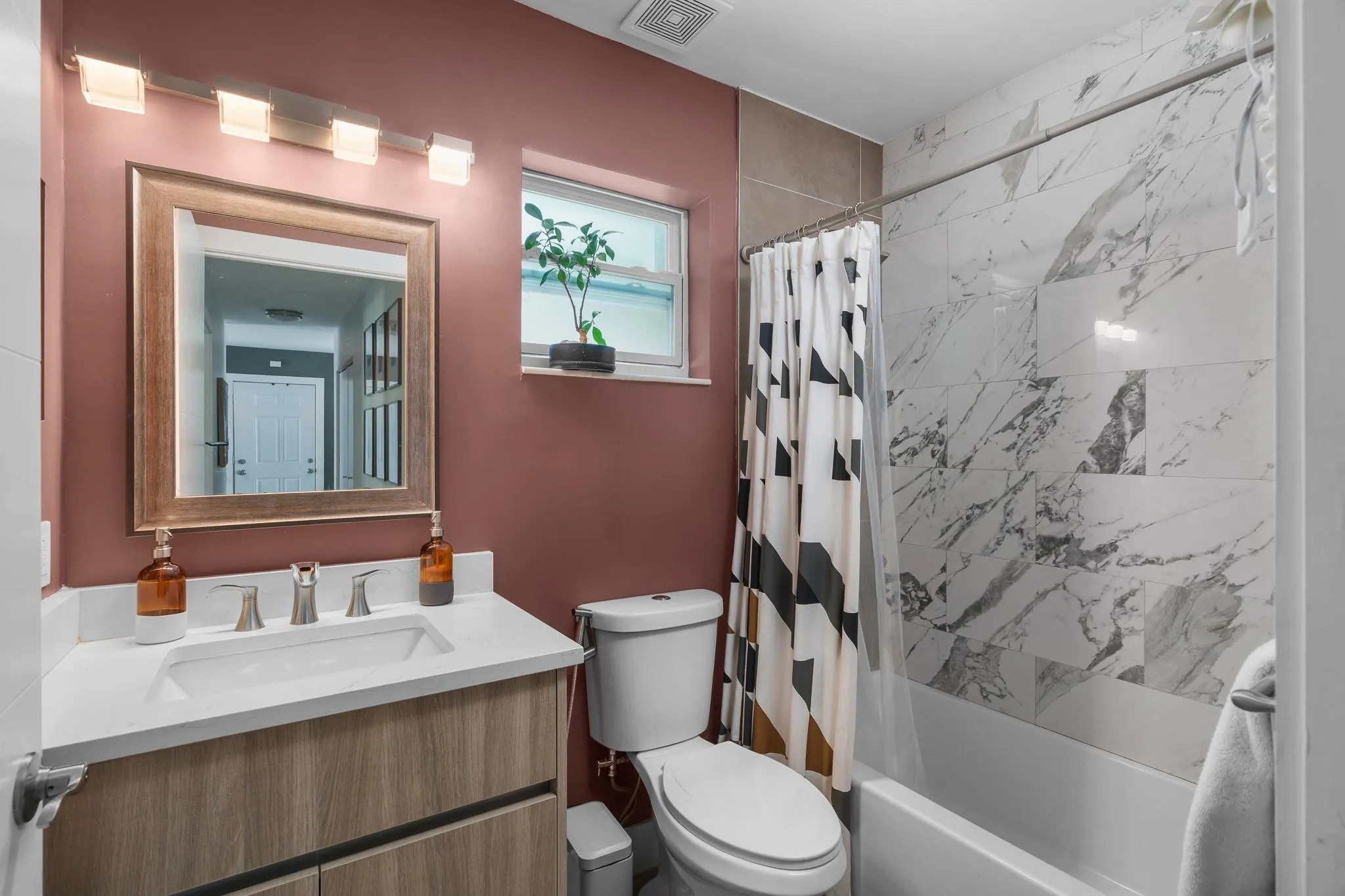 121 NW 45th St