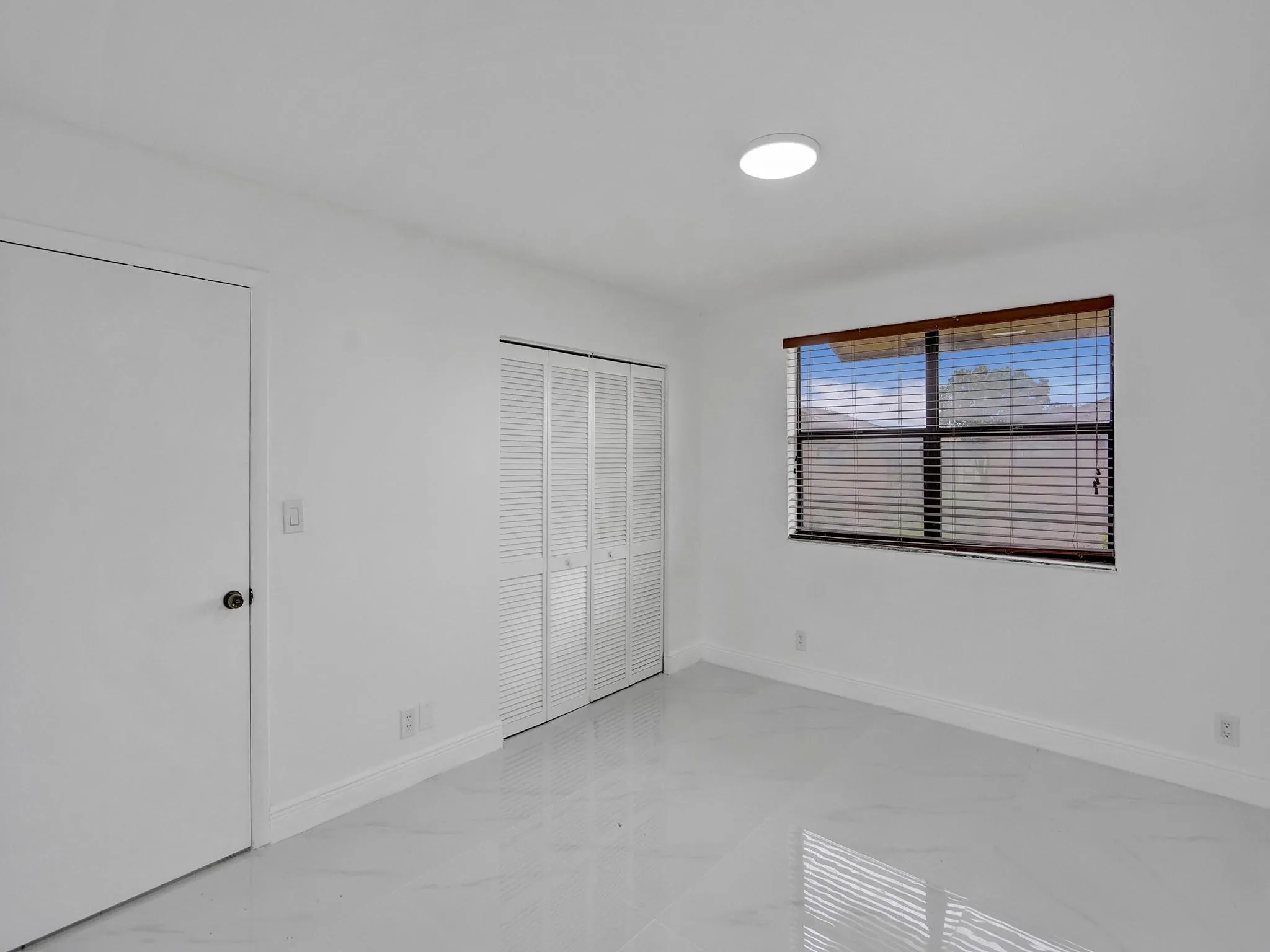 10051 Winding Lake Rd, #201