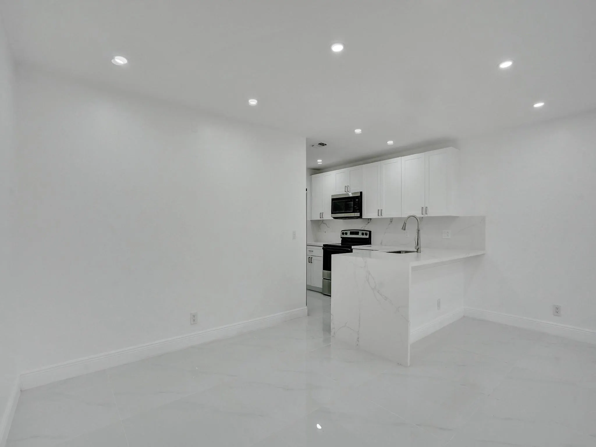 10051 Winding Lake Rd, #201