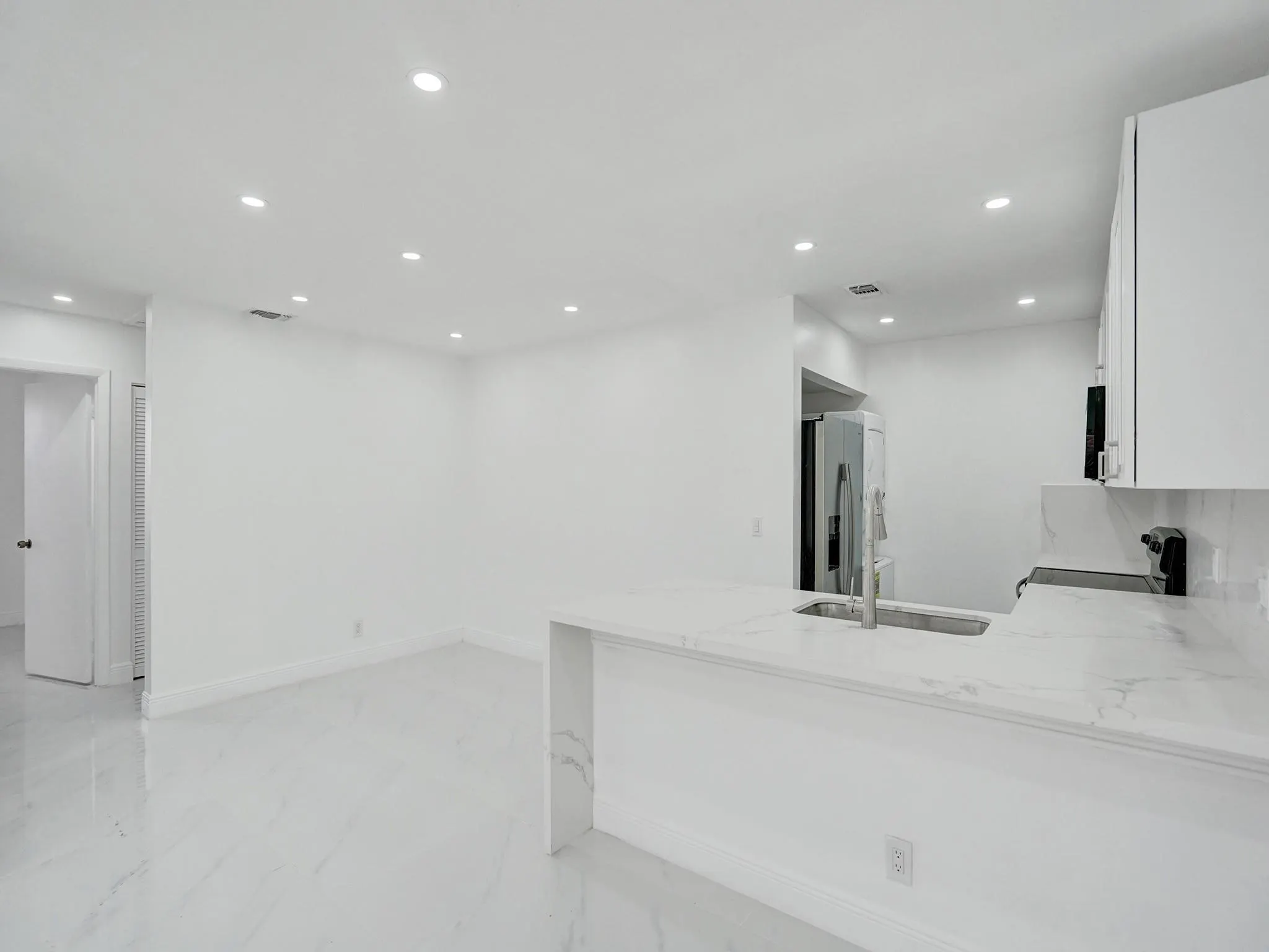 10051 Winding Lake Rd, #201