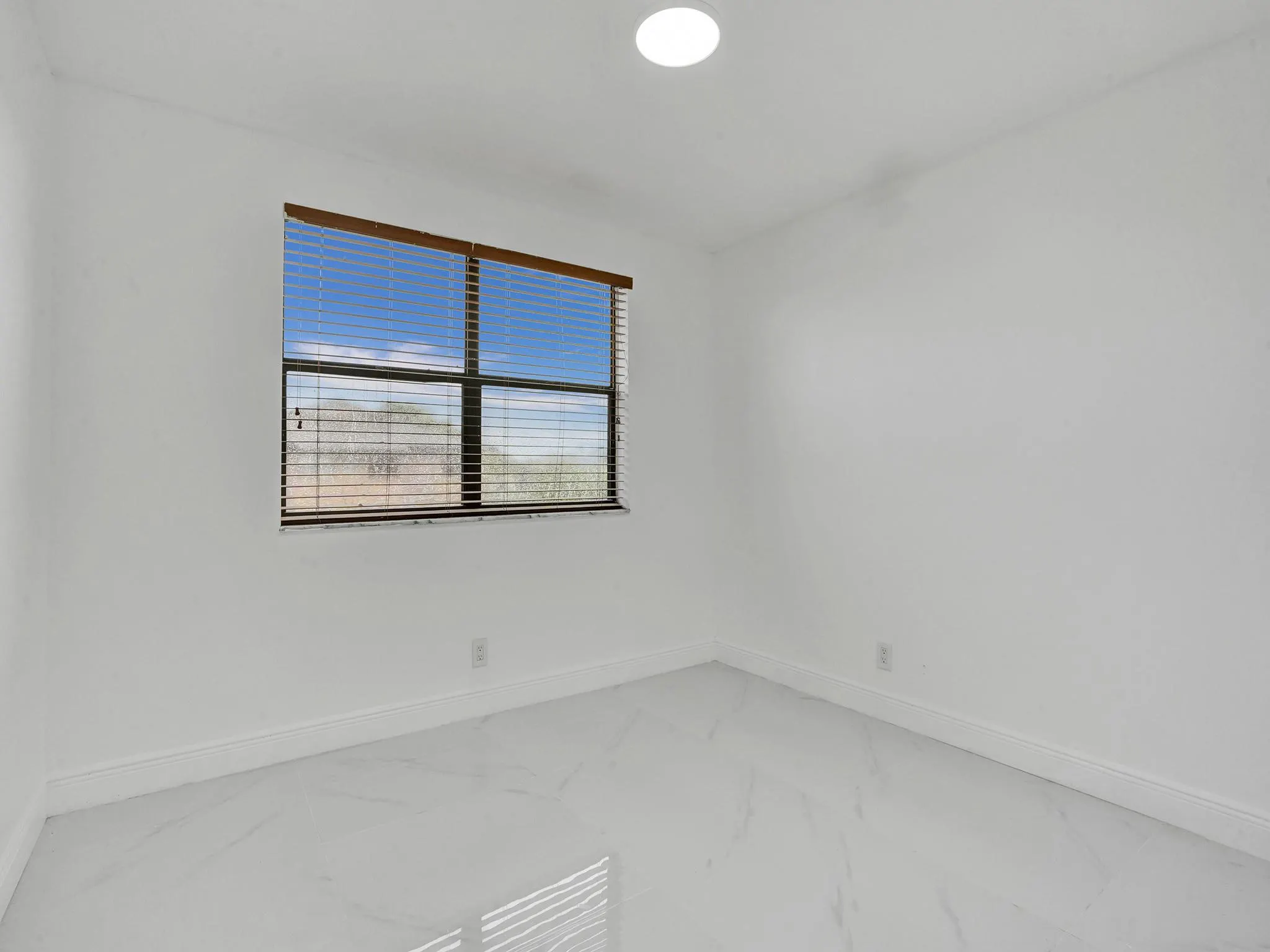 10051 Winding Lake Rd, #201