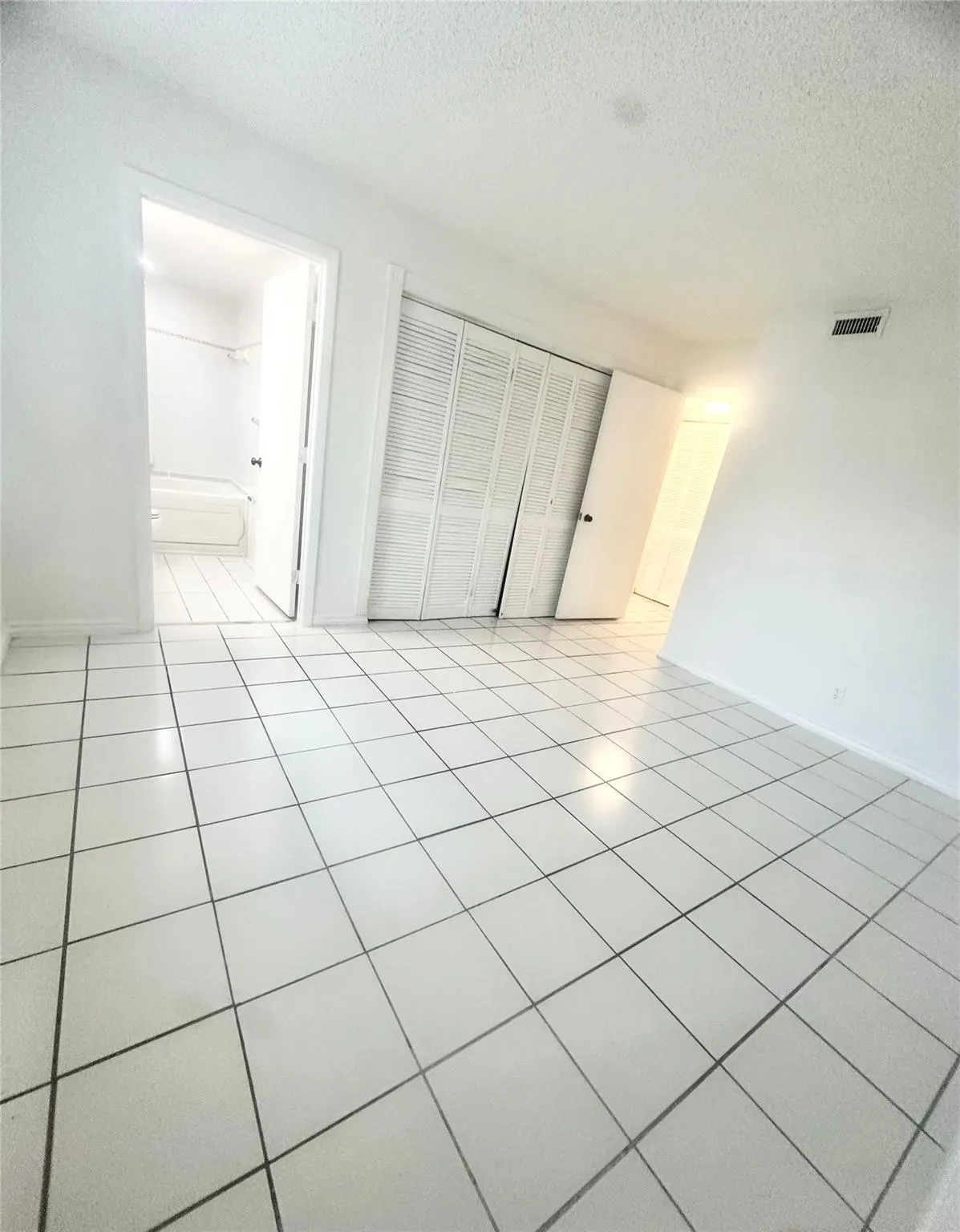 717 Gardens Dr, #103