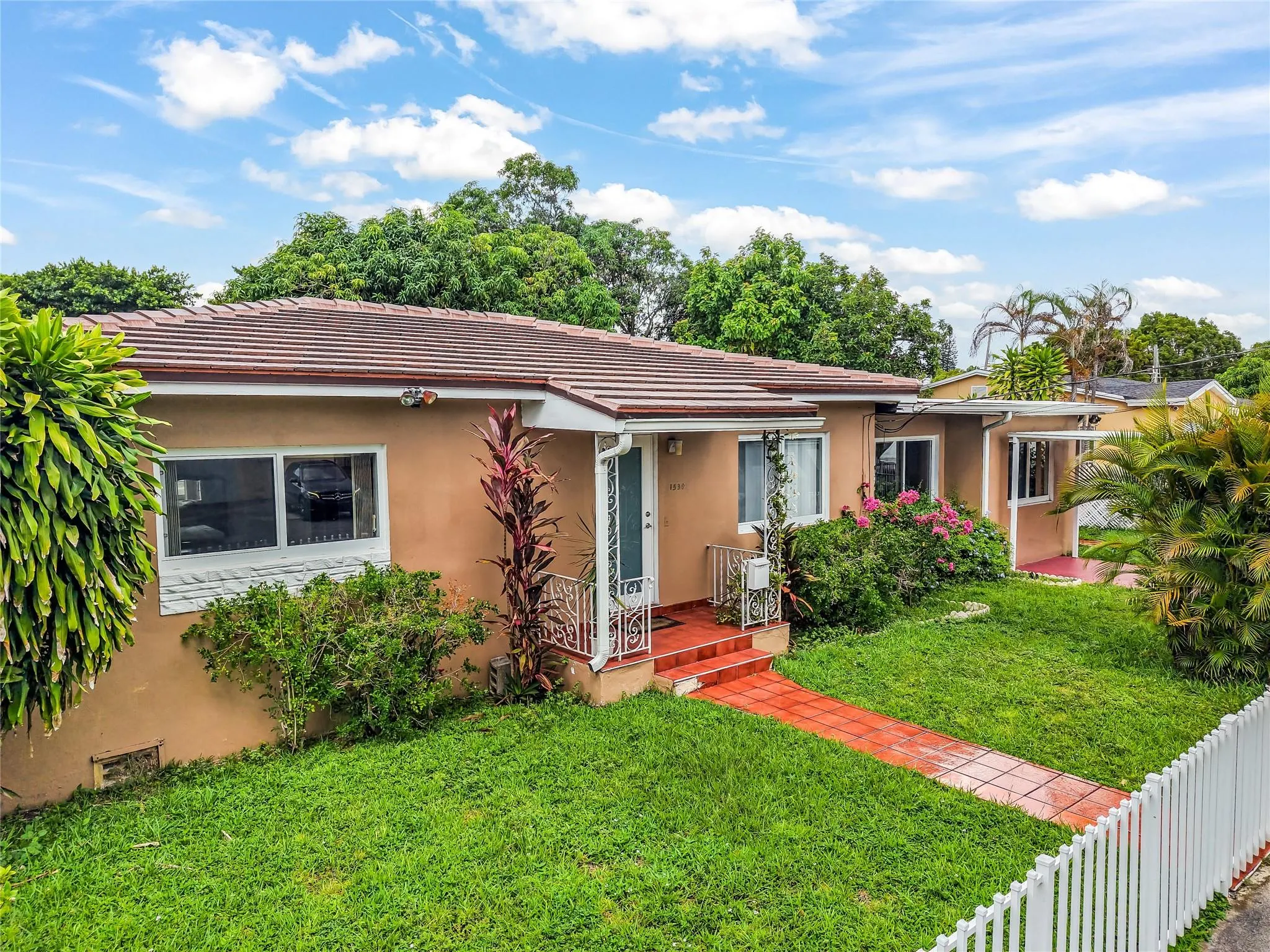 1530 SW 24th Ave