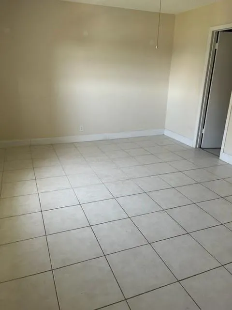 314 SE 10th St, #306