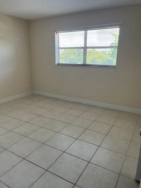 314 SE 10th St, #306