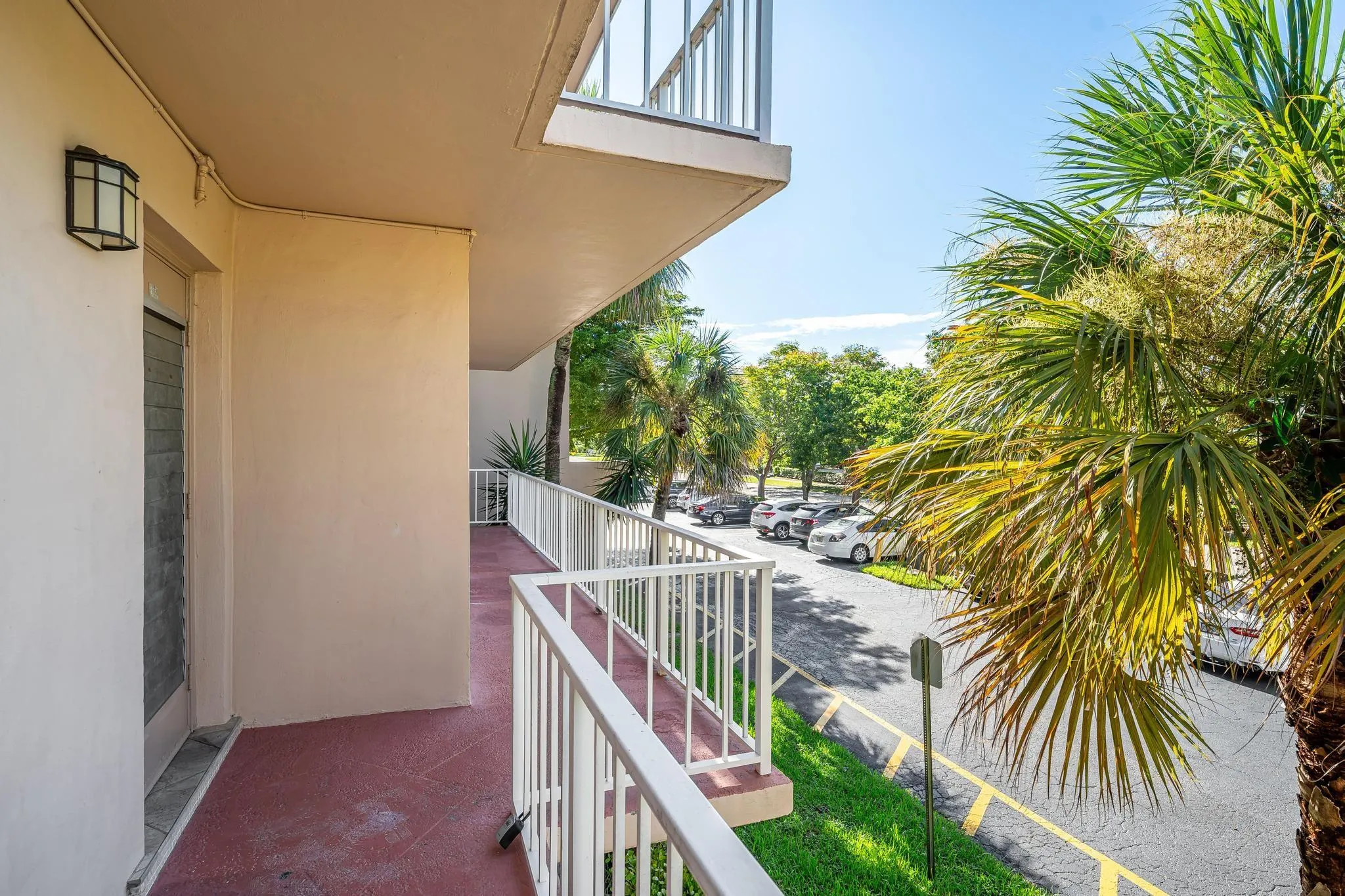 2850 Forest Hills Blvd, #203