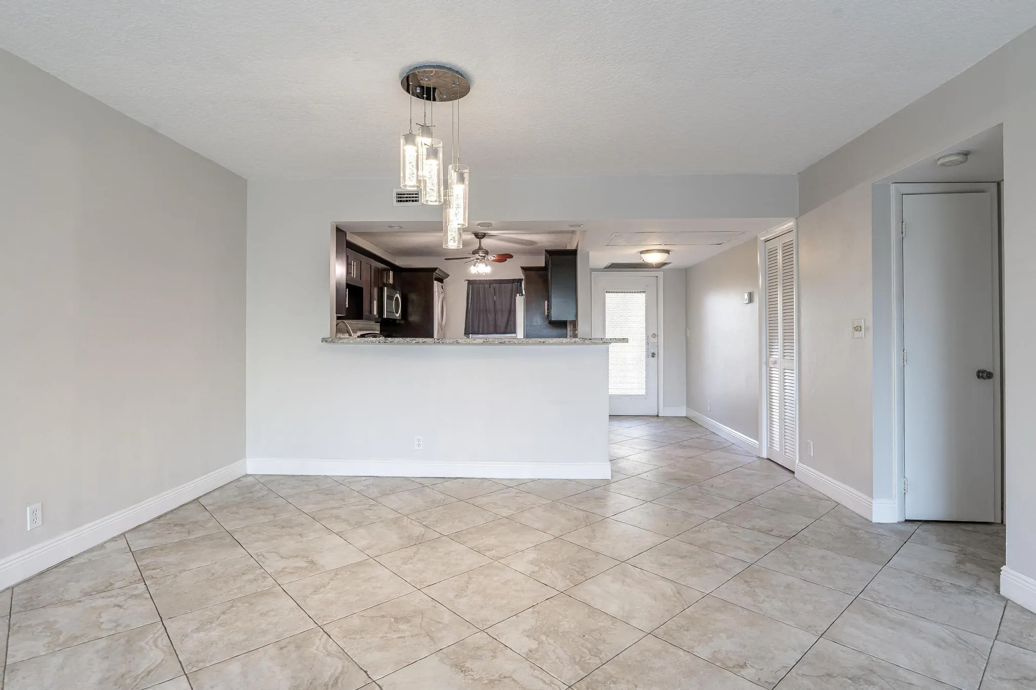 2850 Forest Hills Blvd, #203