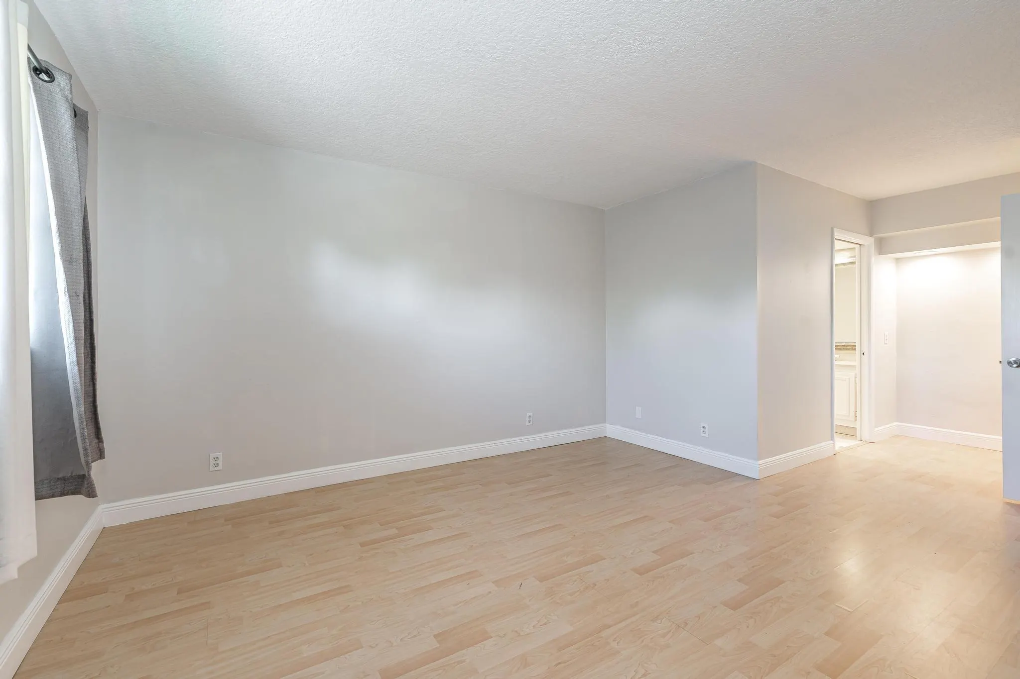 2850 Forest Hills Blvd, #203