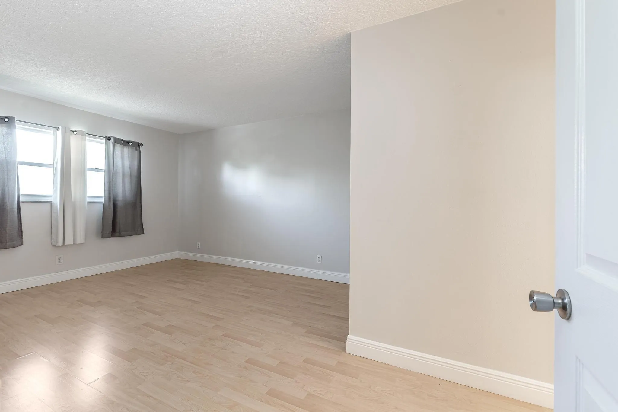 2850 Forest Hills Blvd, #203