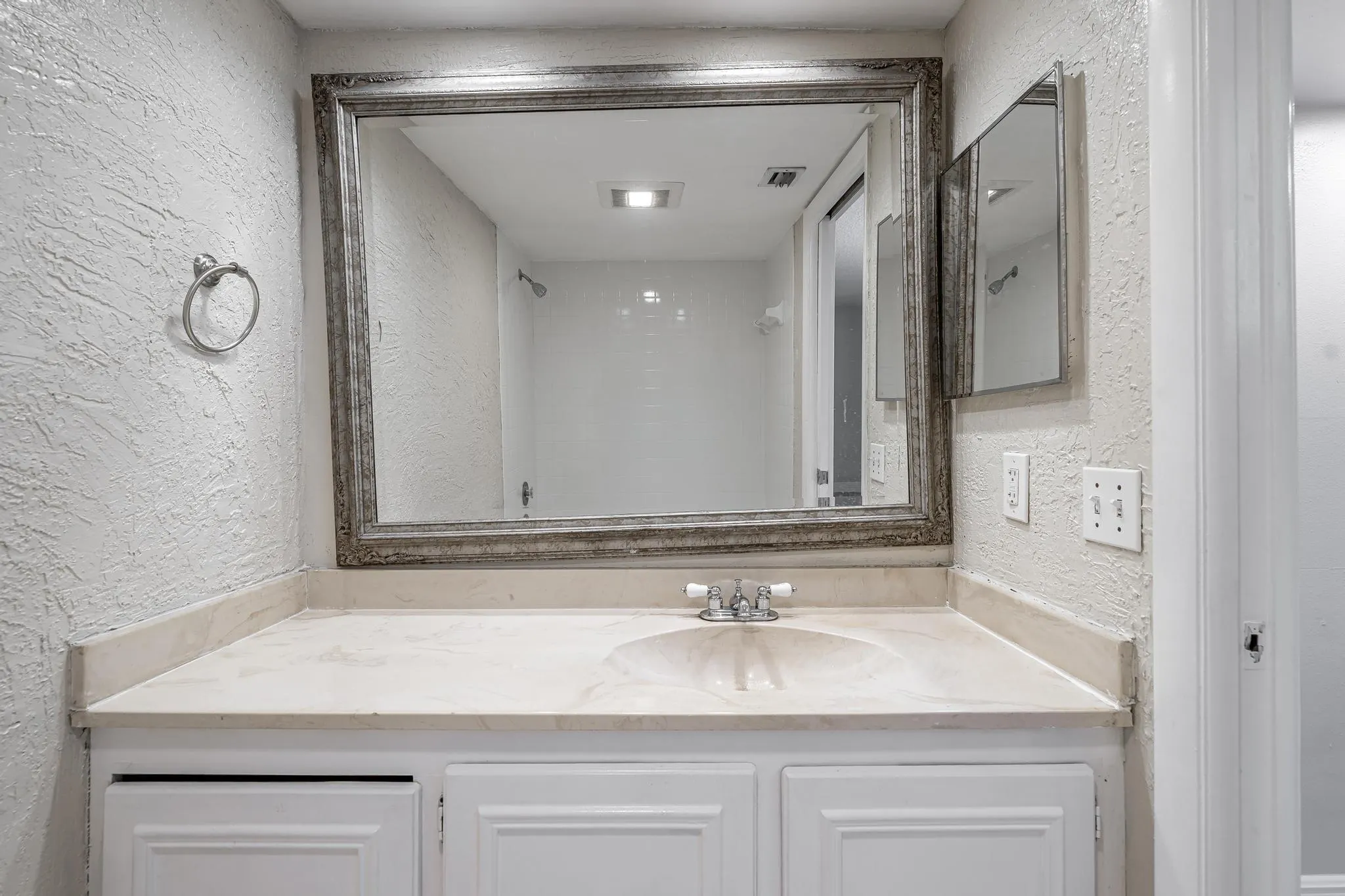 2850 Forest Hills Blvd, #203