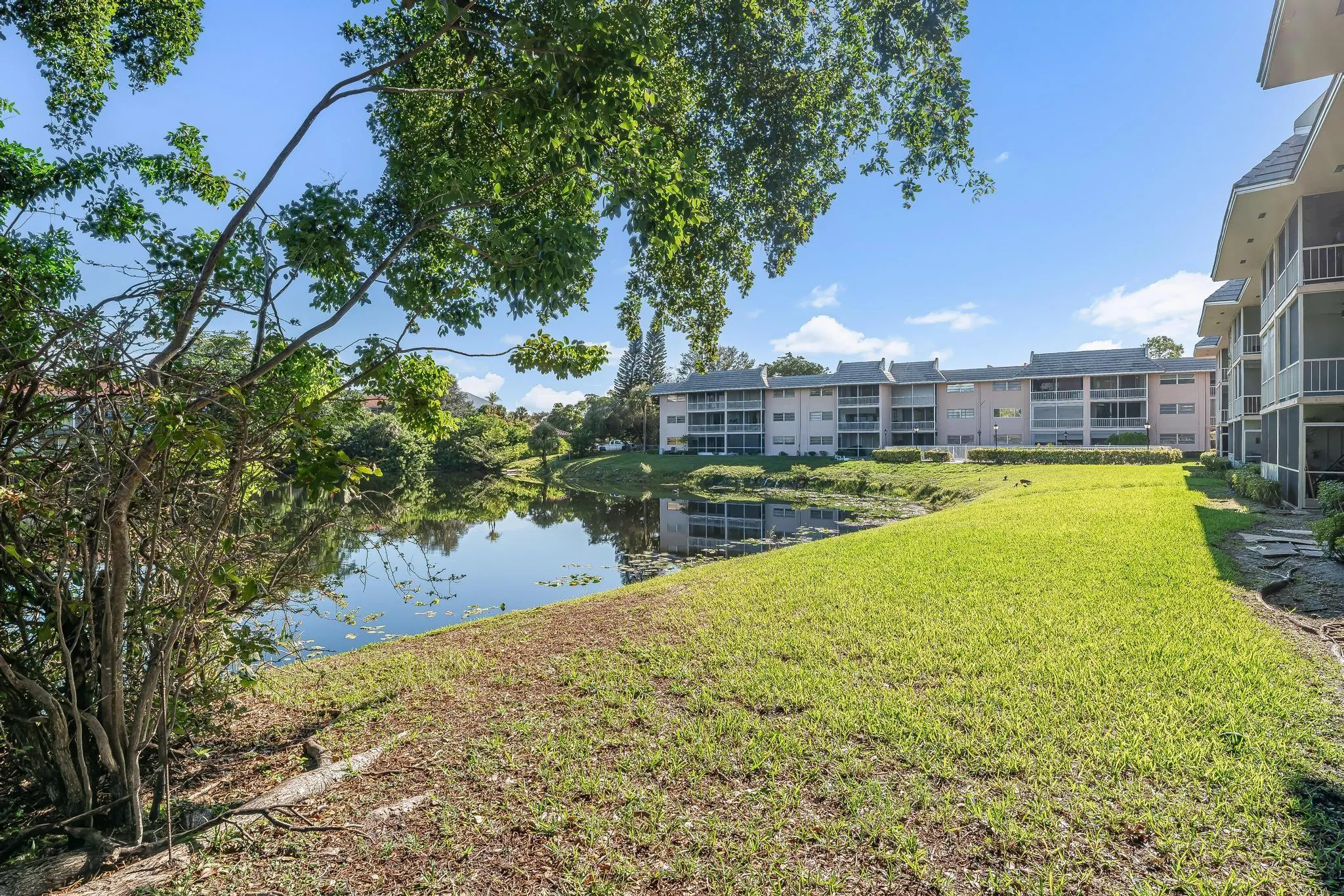 2850 Forest Hills Blvd, #203