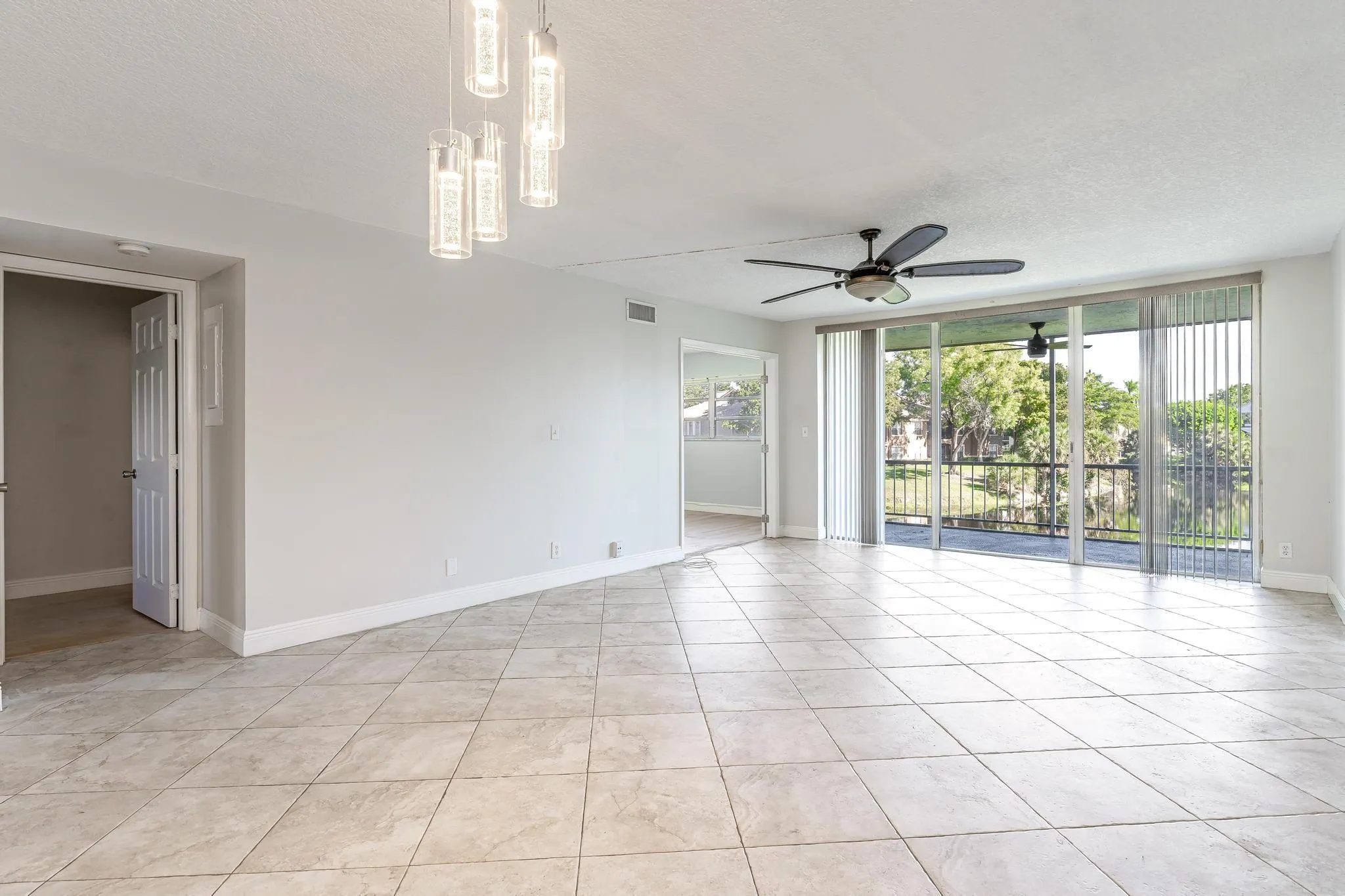 2850 Forest Hills Blvd, #203