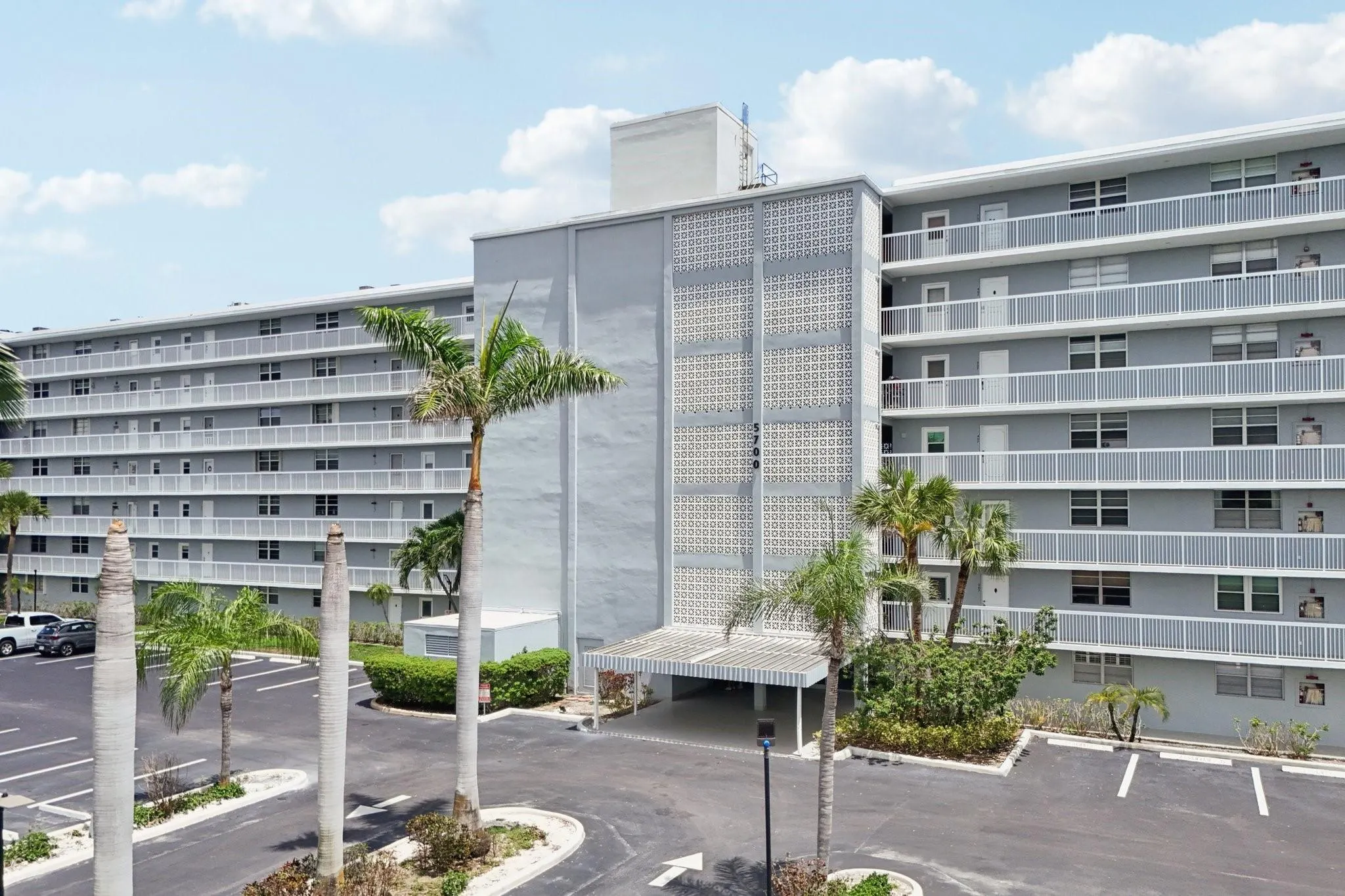 5700 NW 2nd Ave, #704