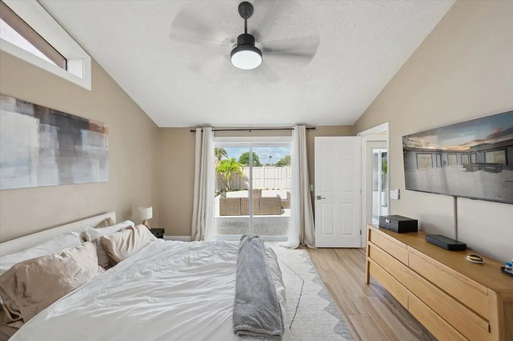 9867 Boca Gardens Trl