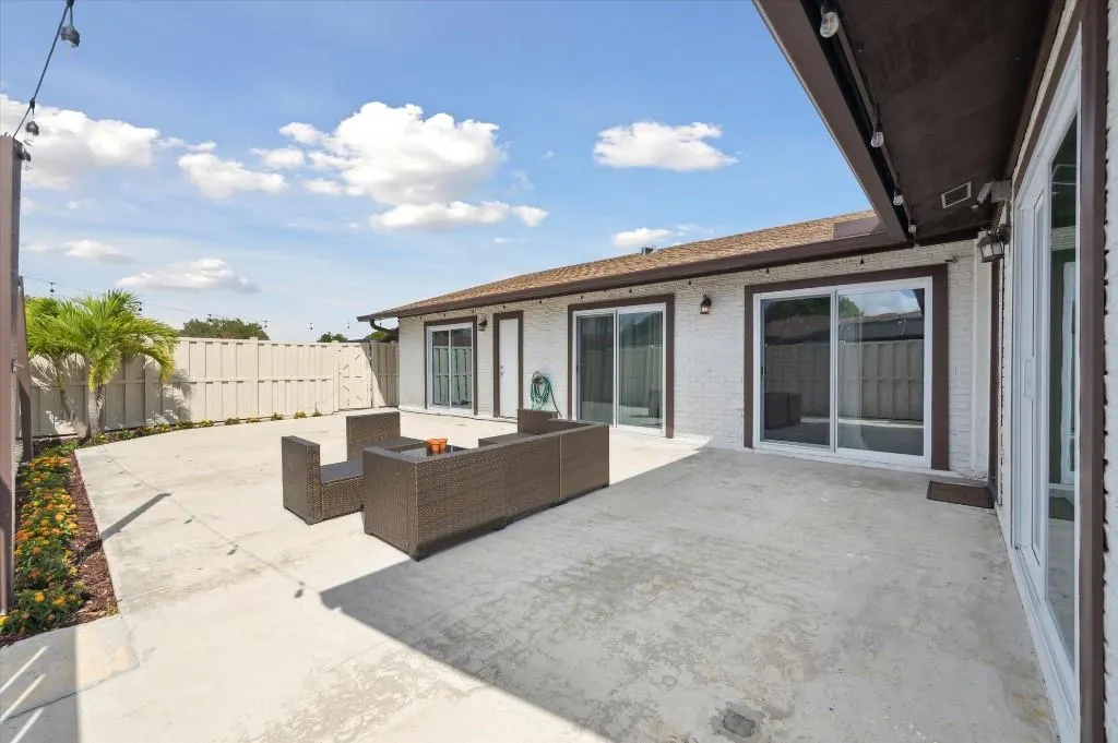 9867 Boca Gardens Trl