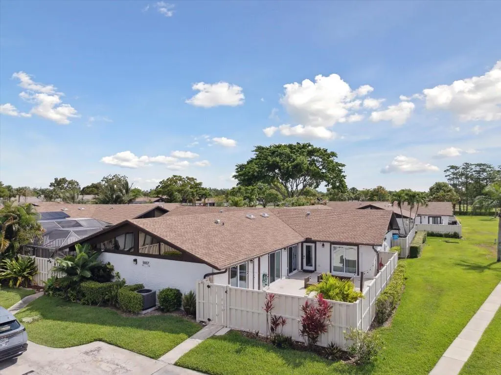 9867 Boca Gardens Trl